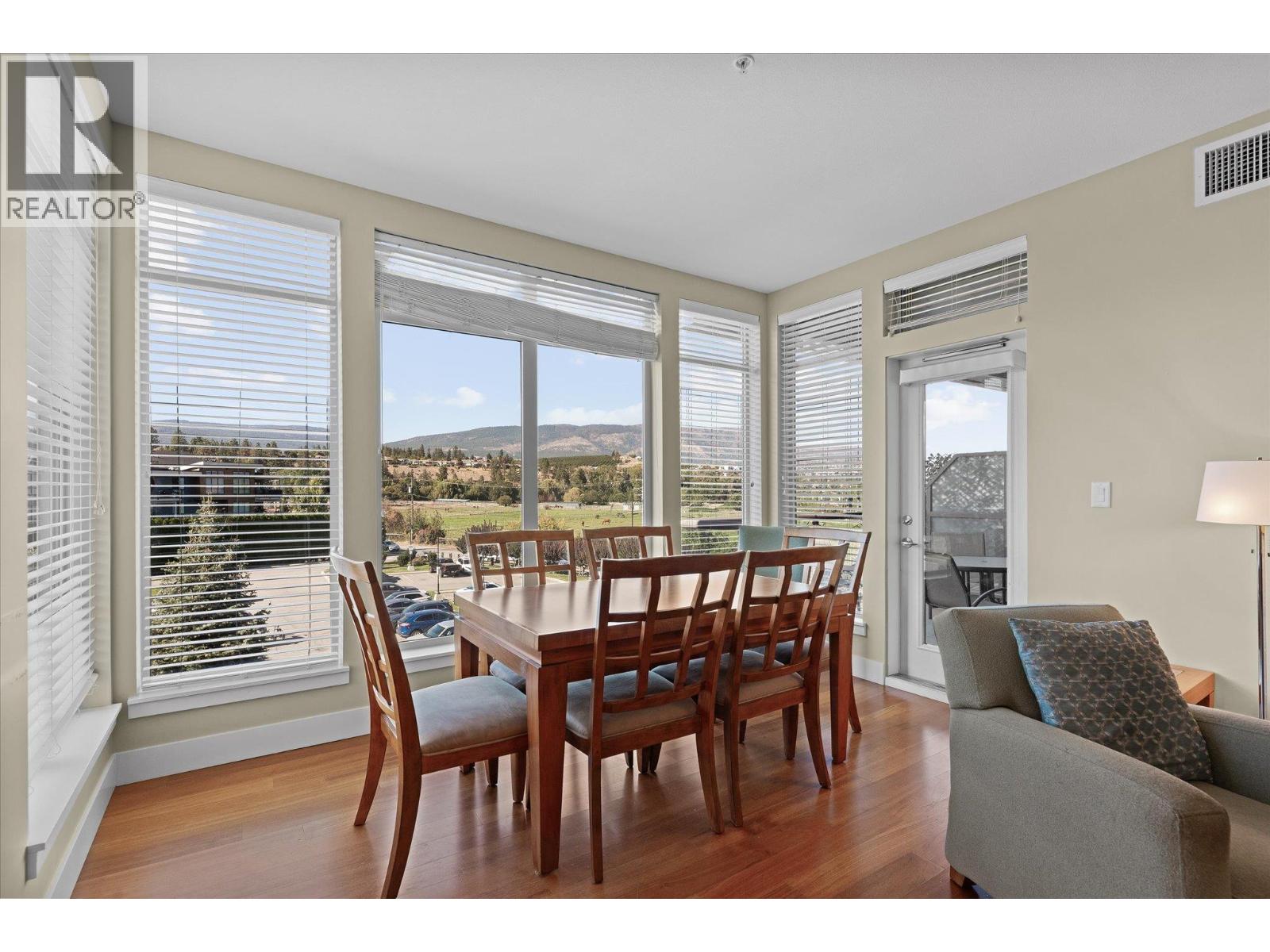 4205 Gellatly Road Unit# 301