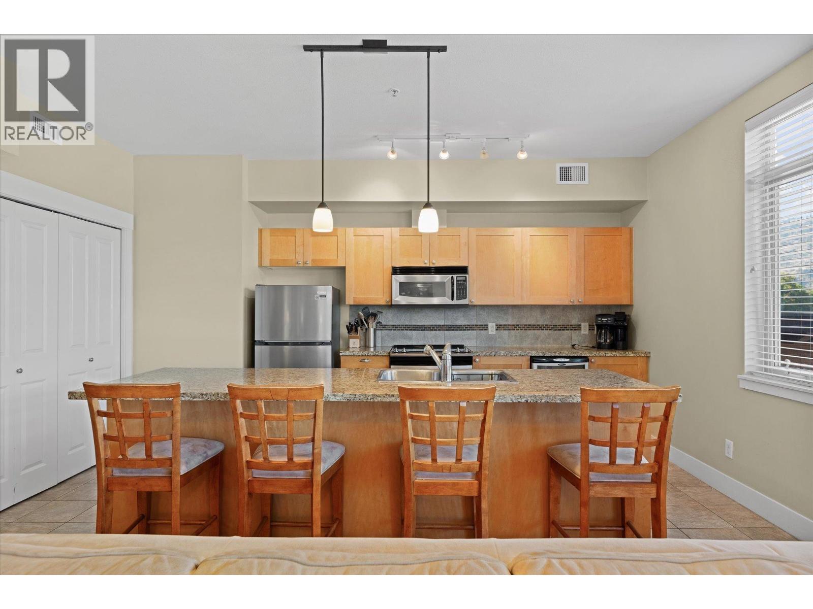 4205 Gellatly Road Unit# 301