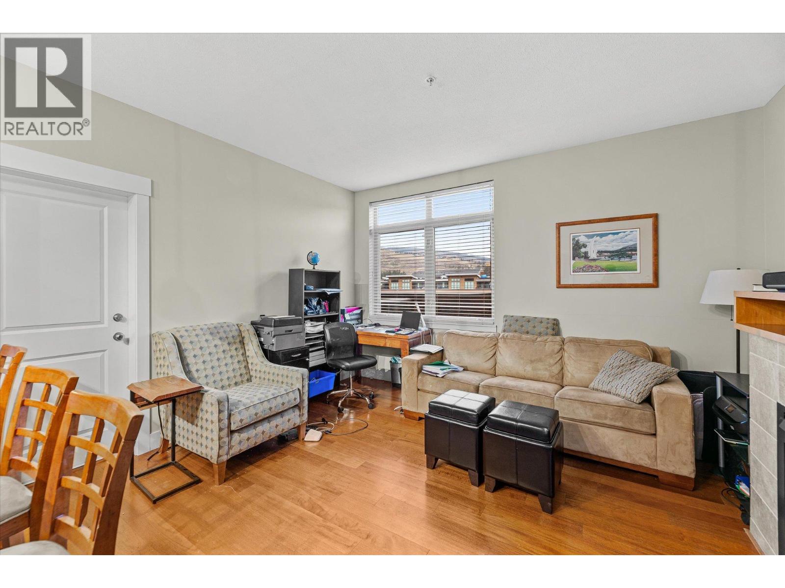 4205 Gellatly Road Unit# 301