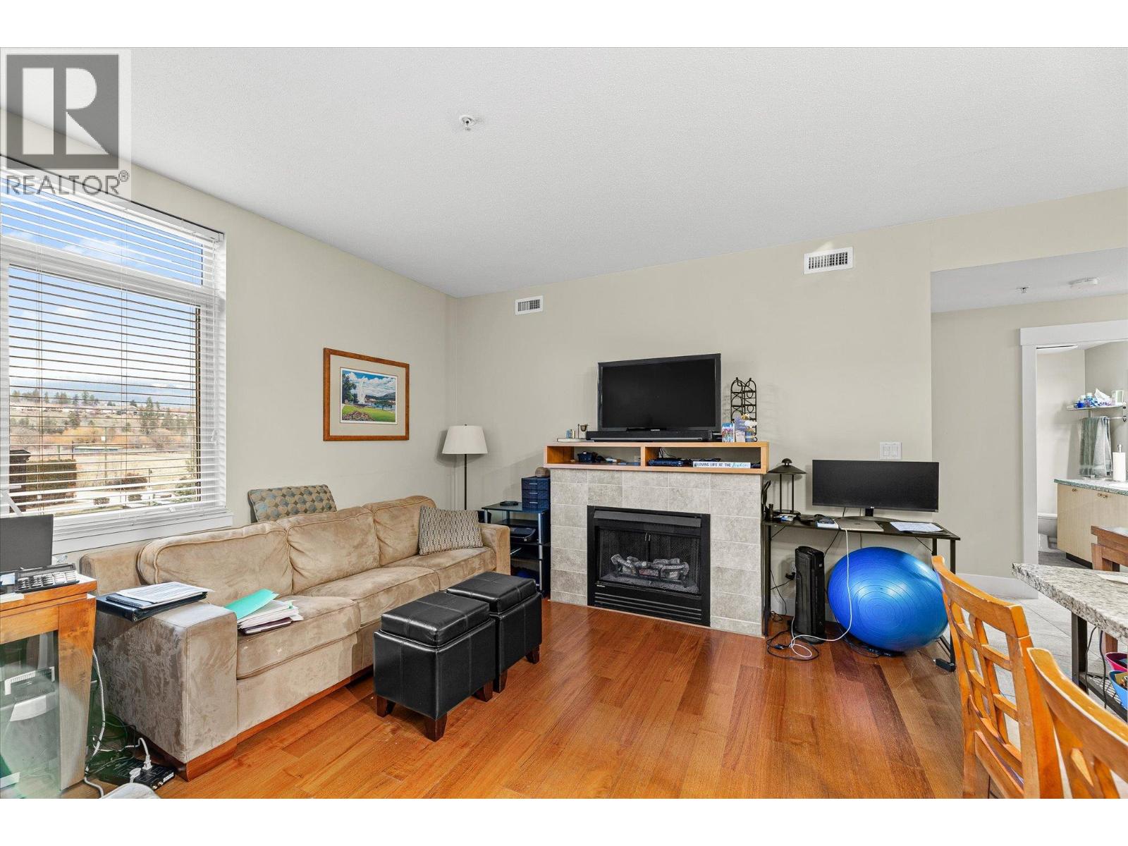 4205 Gellatly Road Unit# 301