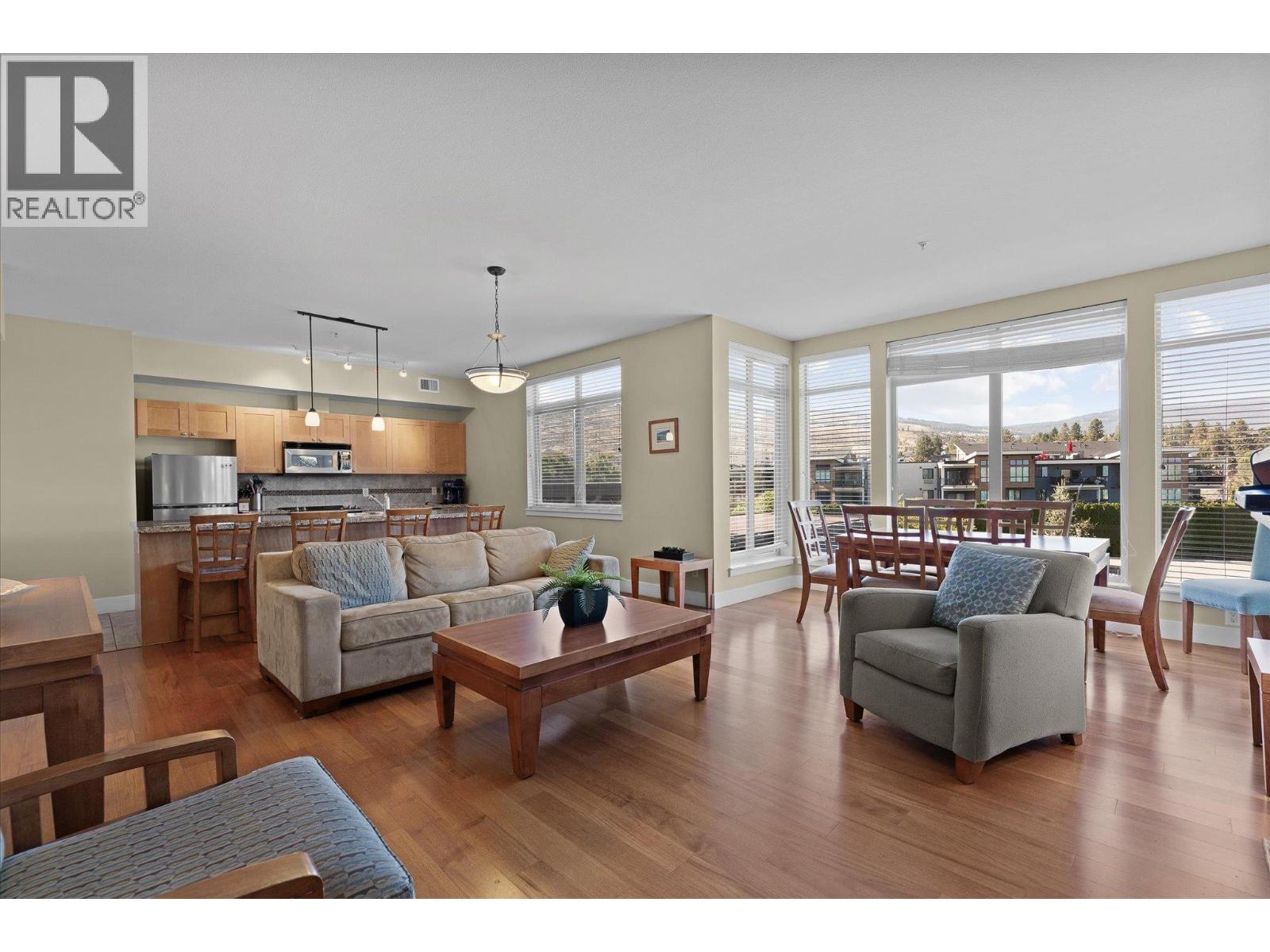 4205 Gellatly Road Unit# 301