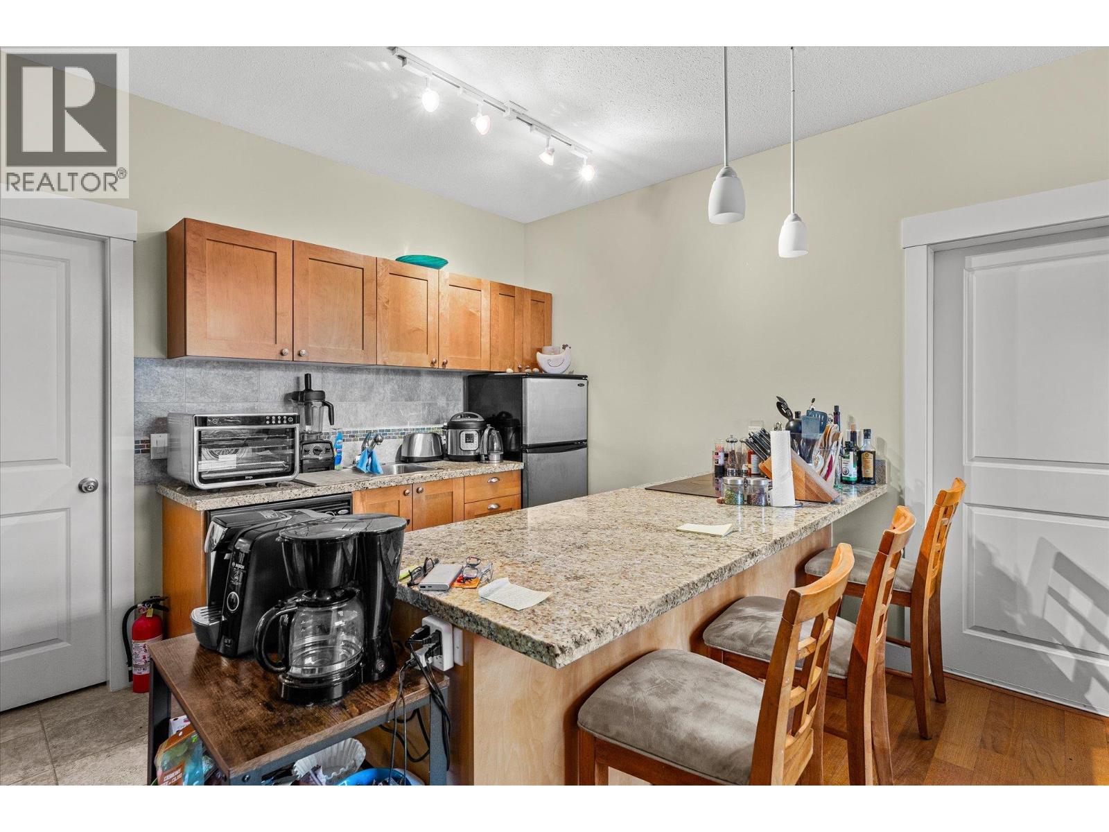 4205 Gellatly Road Unit# 301
