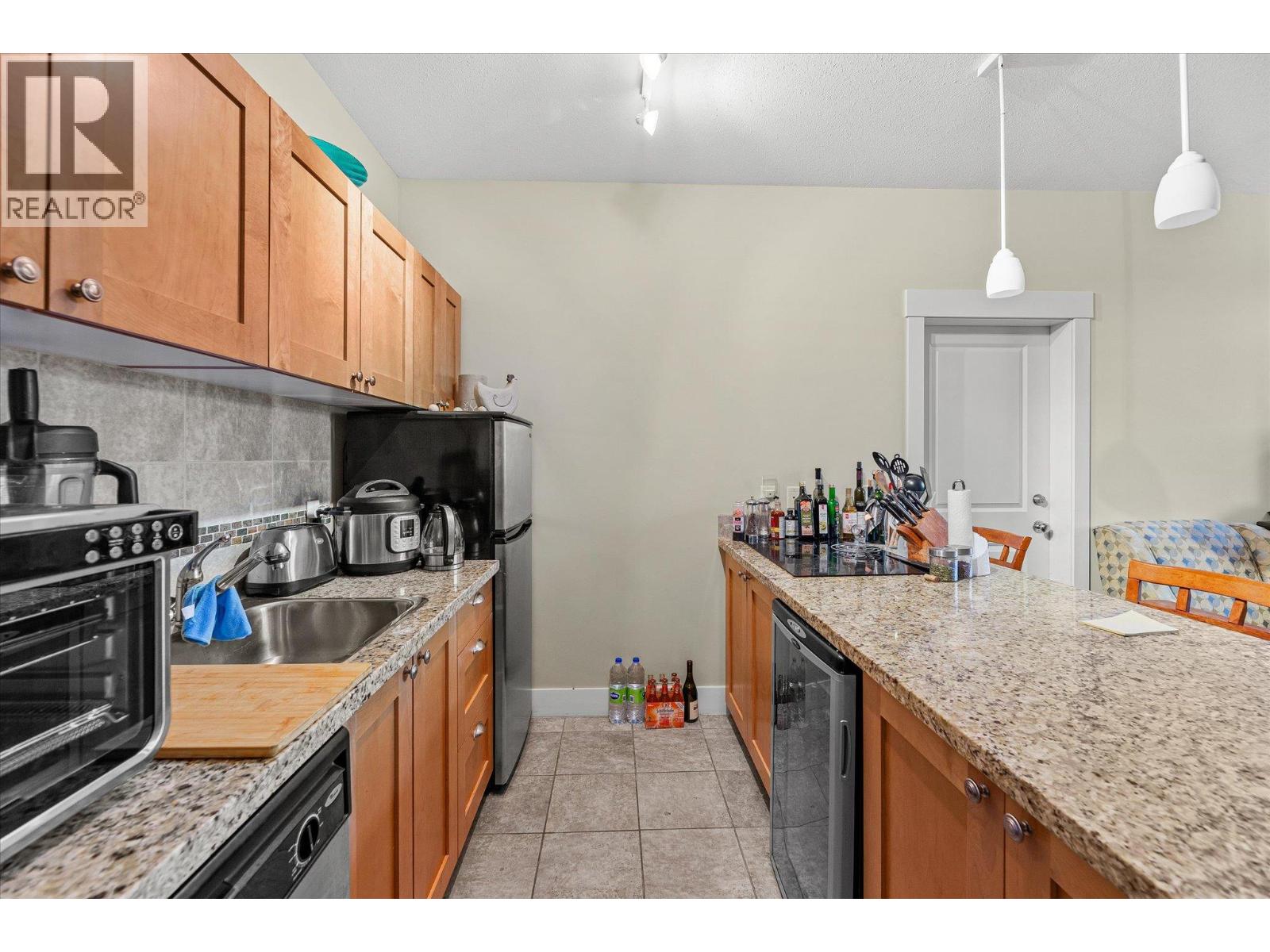 4205 Gellatly Road Unit# 301