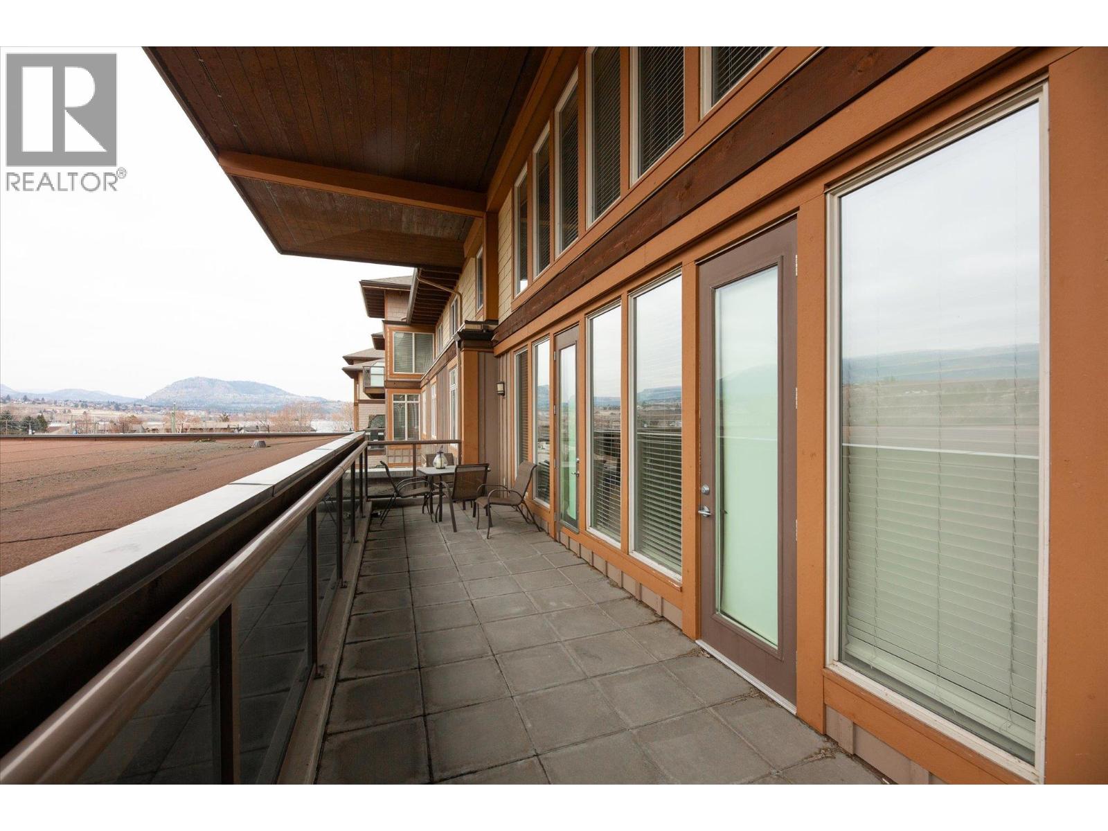 4205 Gellatly Road Unit# 301