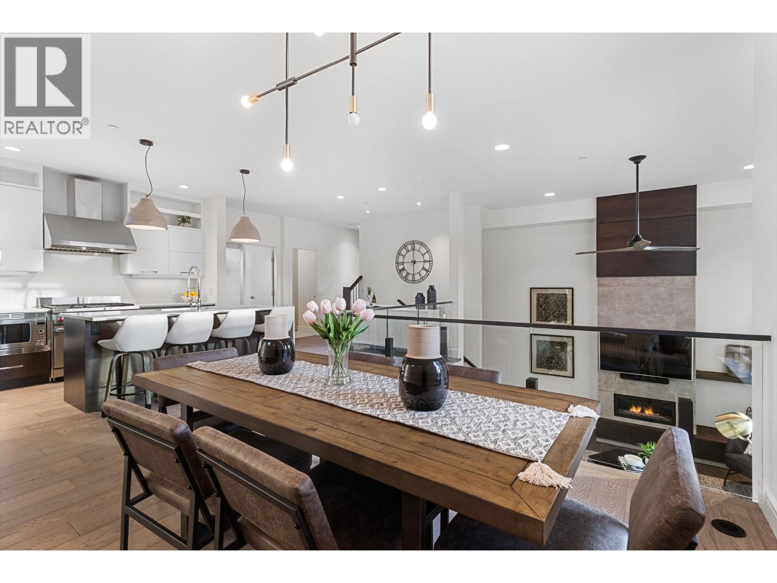 3756 Lakeshore Road Unit# 5