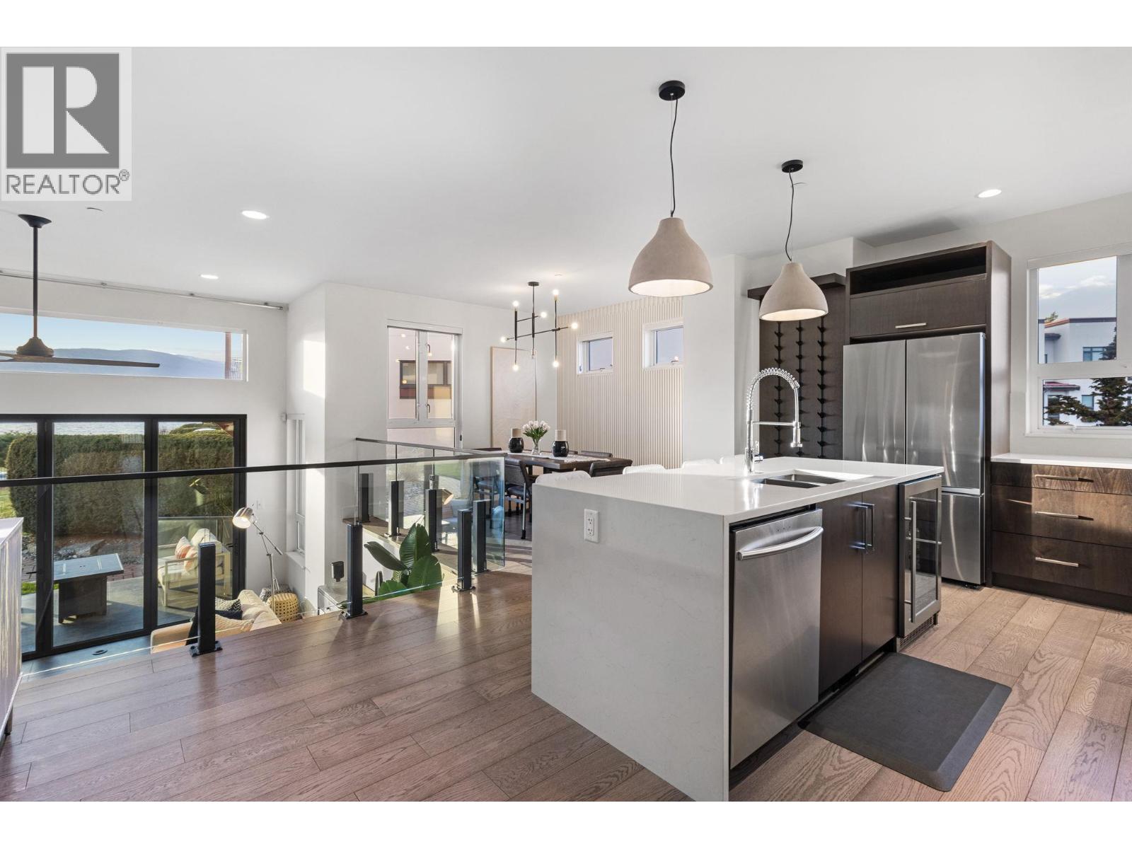 3756 Lakeshore Road Unit# 5