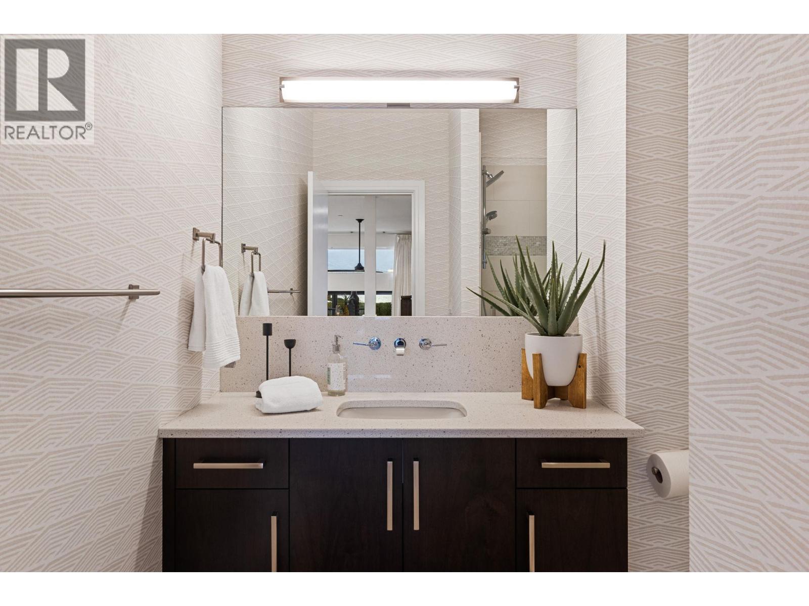 3756 Lakeshore Road Unit# 5