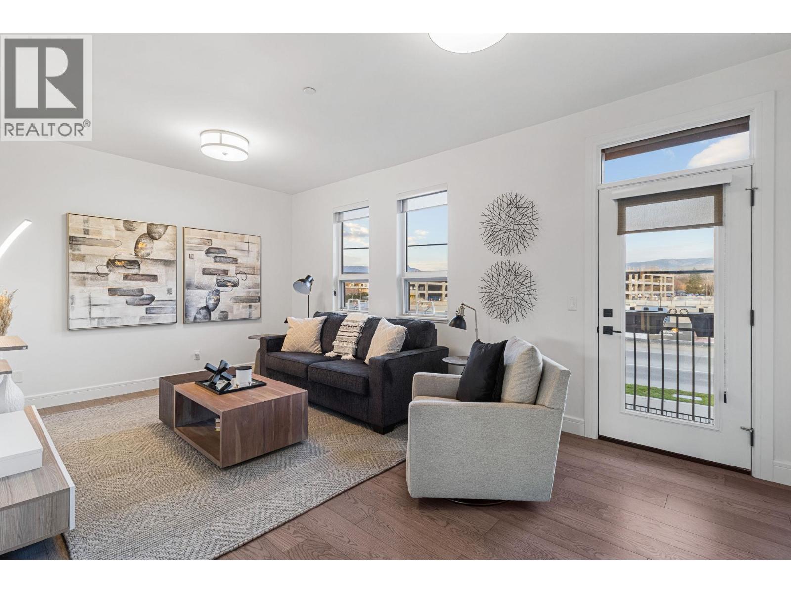 3756 Lakeshore Road Unit# 5