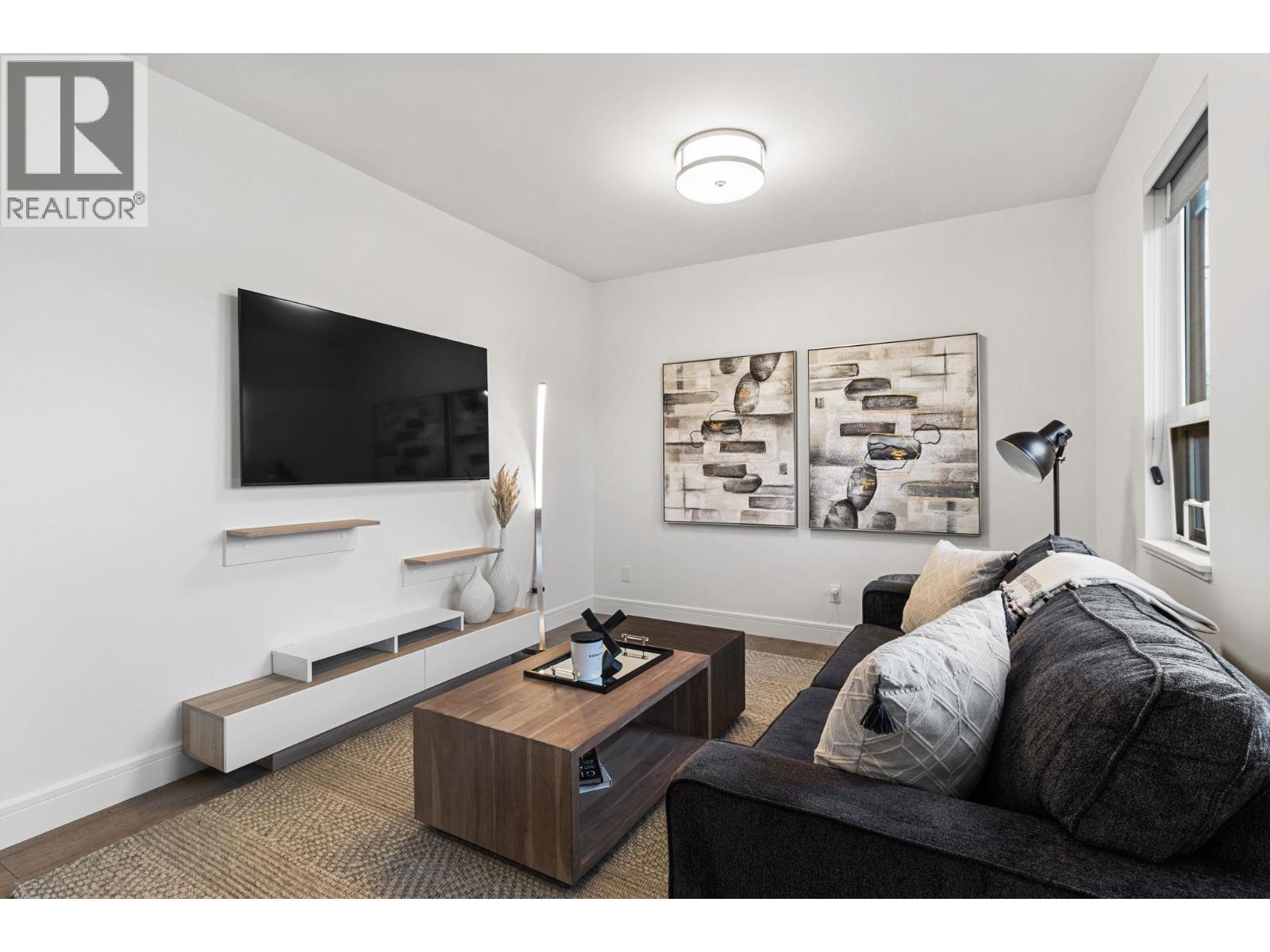 3756 Lakeshore Road Unit# 5