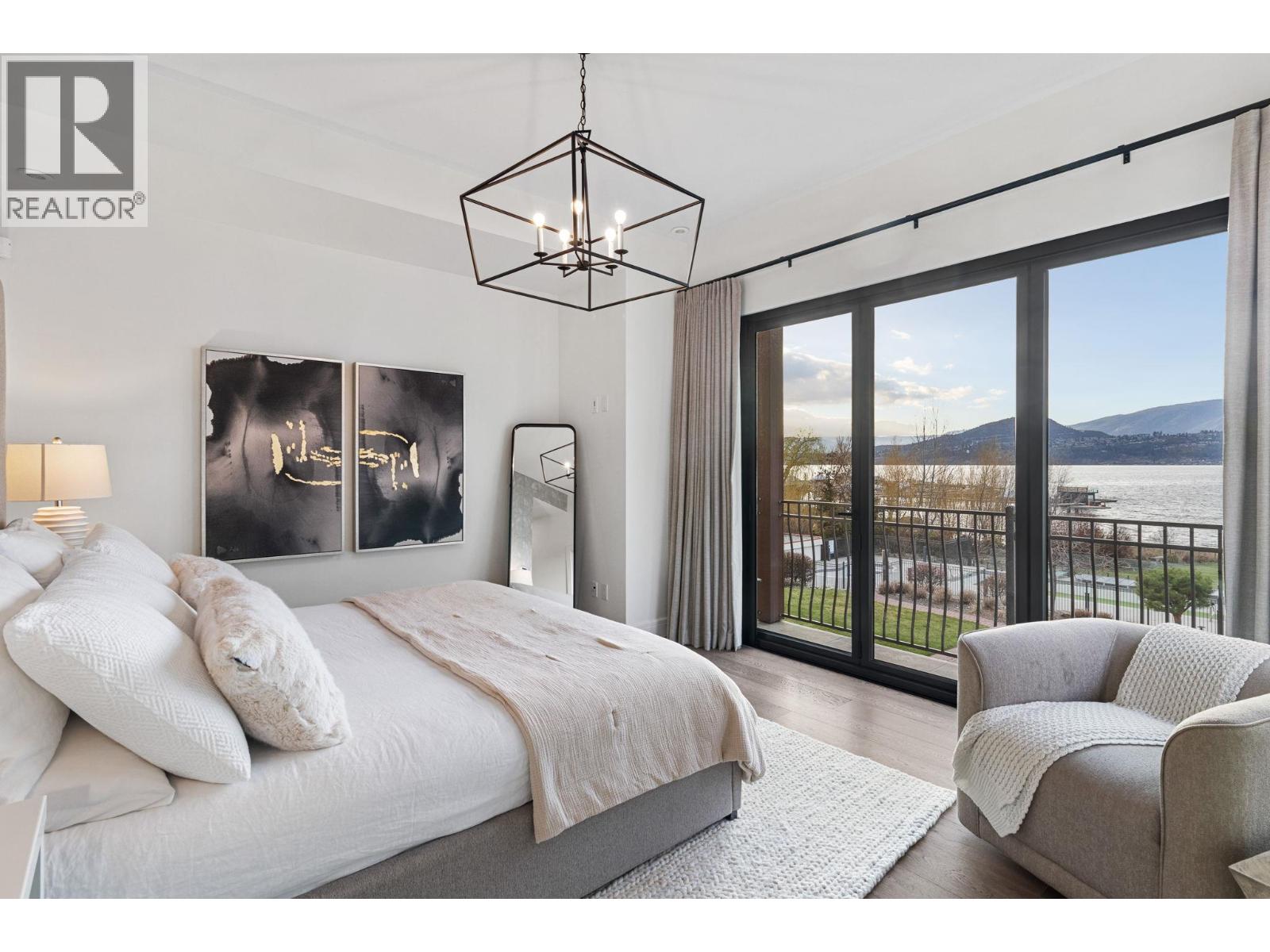 3756 Lakeshore Road Unit# 5