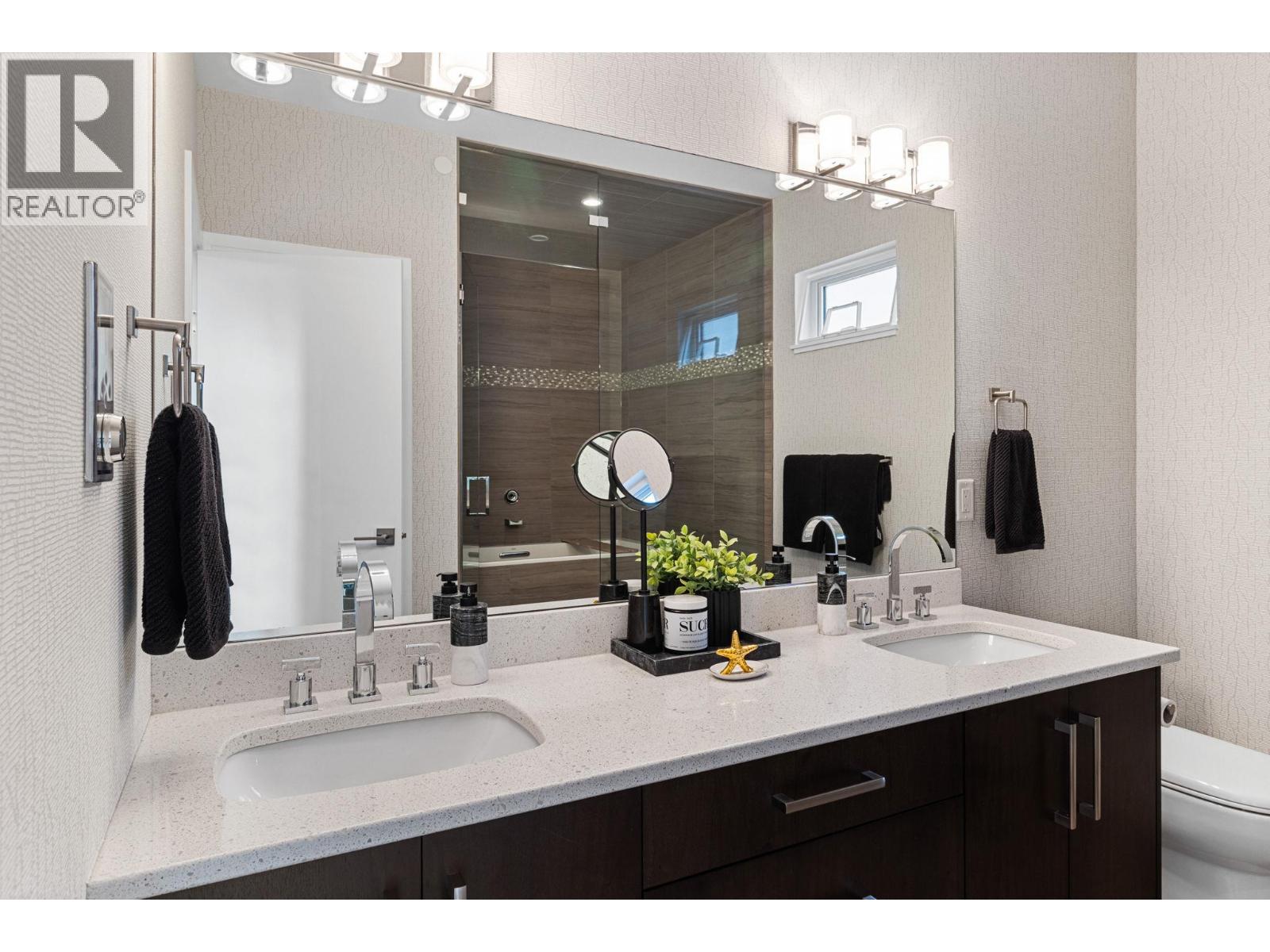 3756 Lakeshore Road Unit# 5