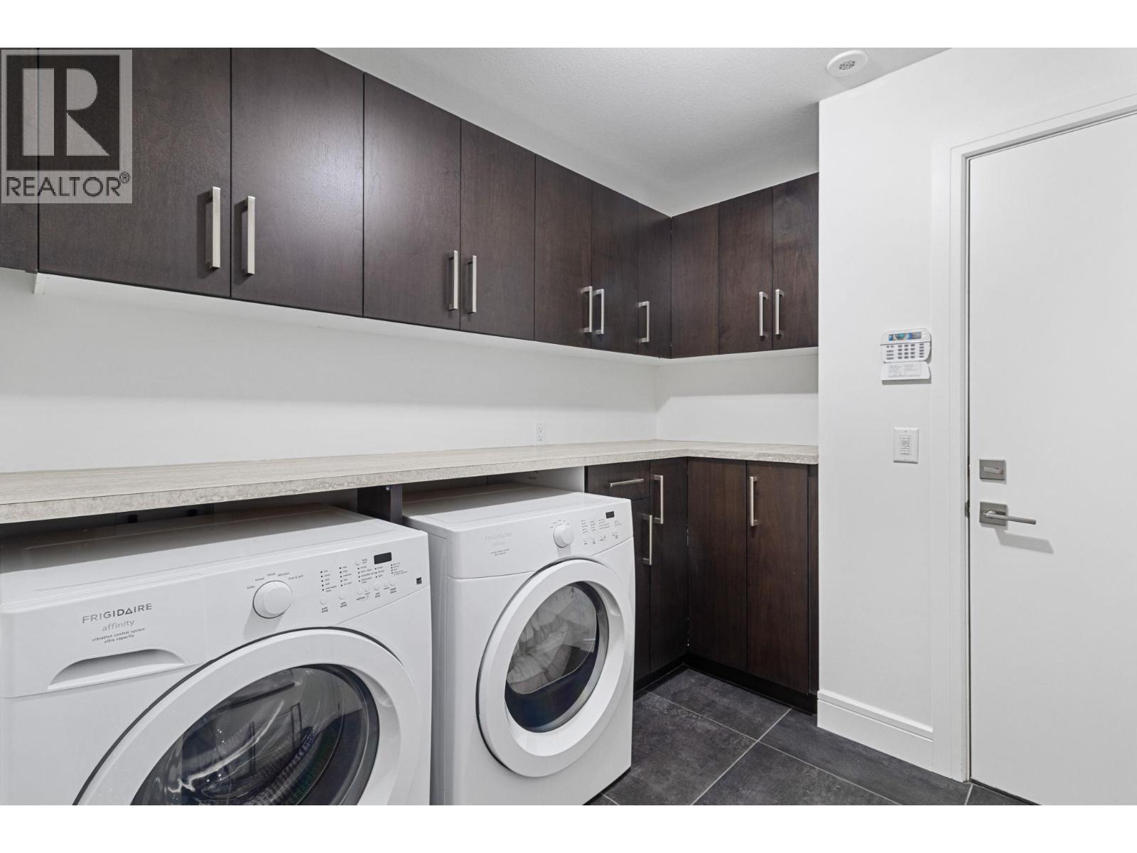 3756 Lakeshore Road Unit# 5