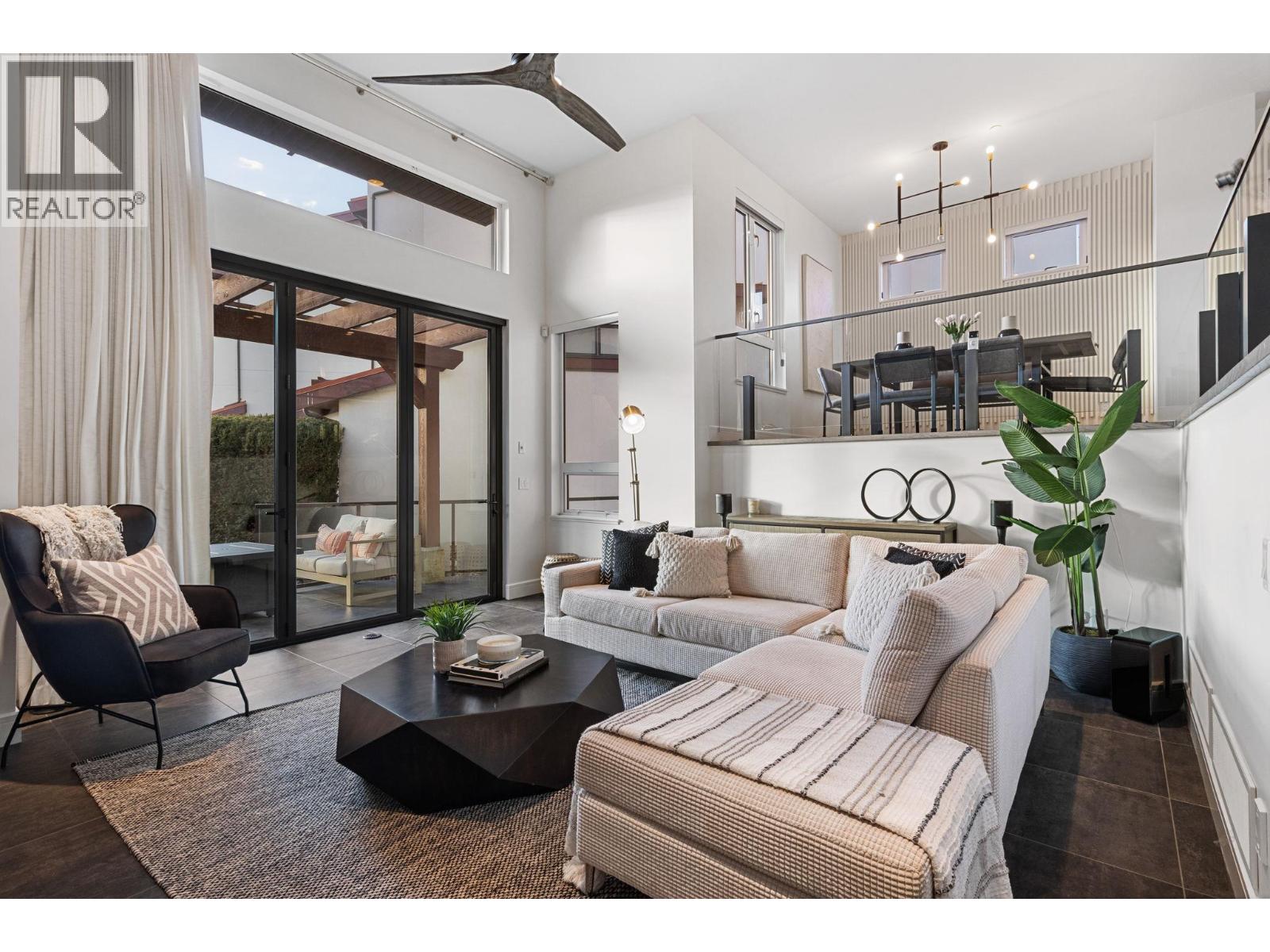 3756 Lakeshore Road Unit# 5