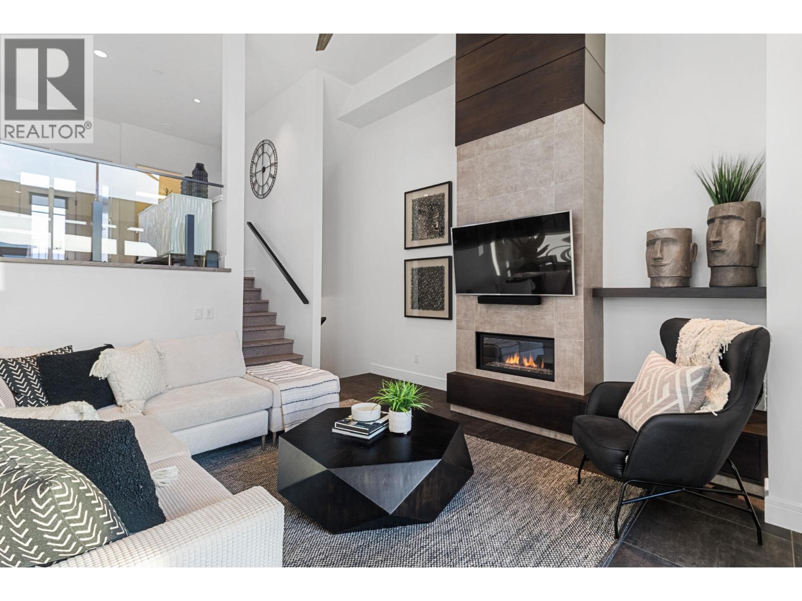 3756 Lakeshore Road Unit# 5