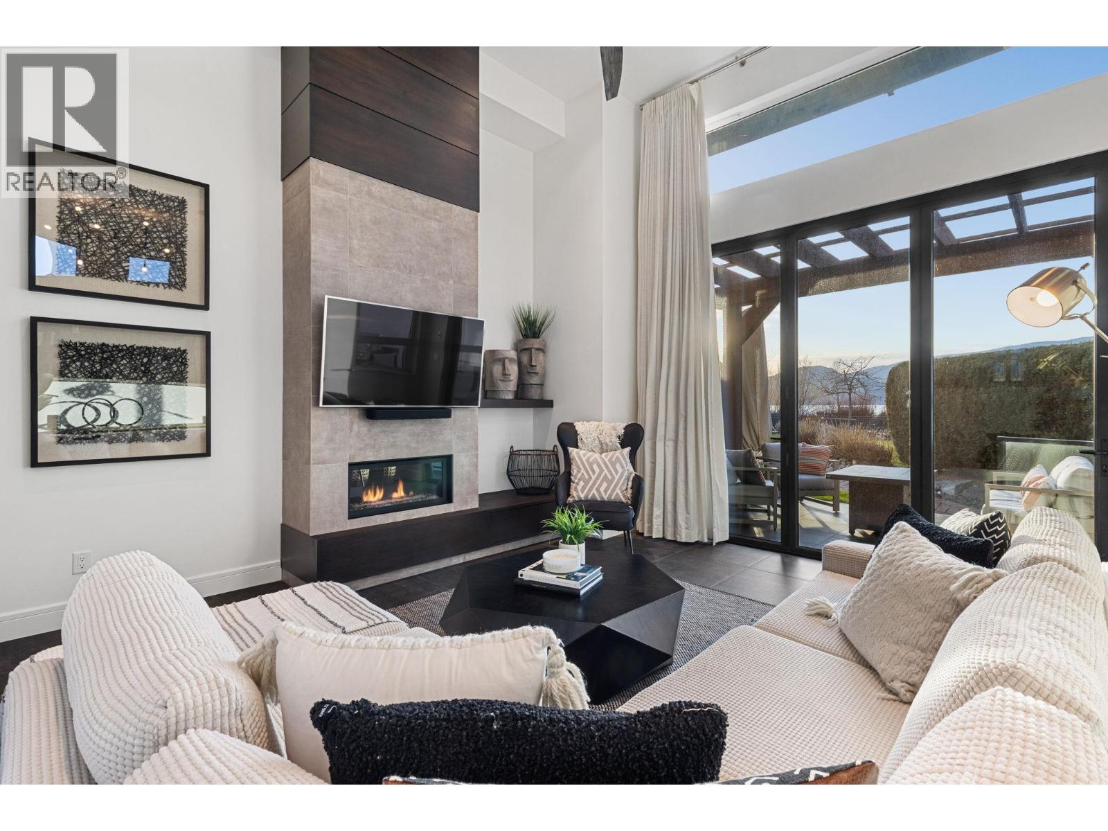 3756 Lakeshore Road Unit# 5