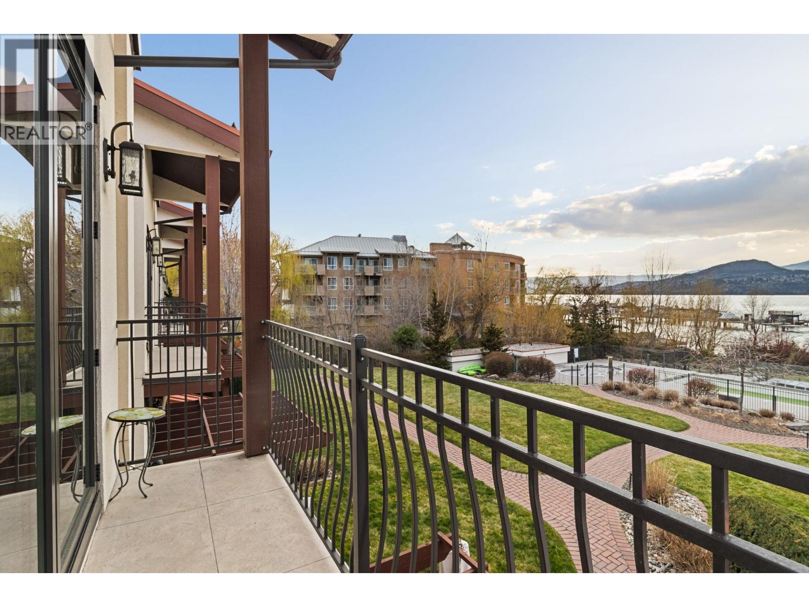 3756 Lakeshore Road Unit# 5