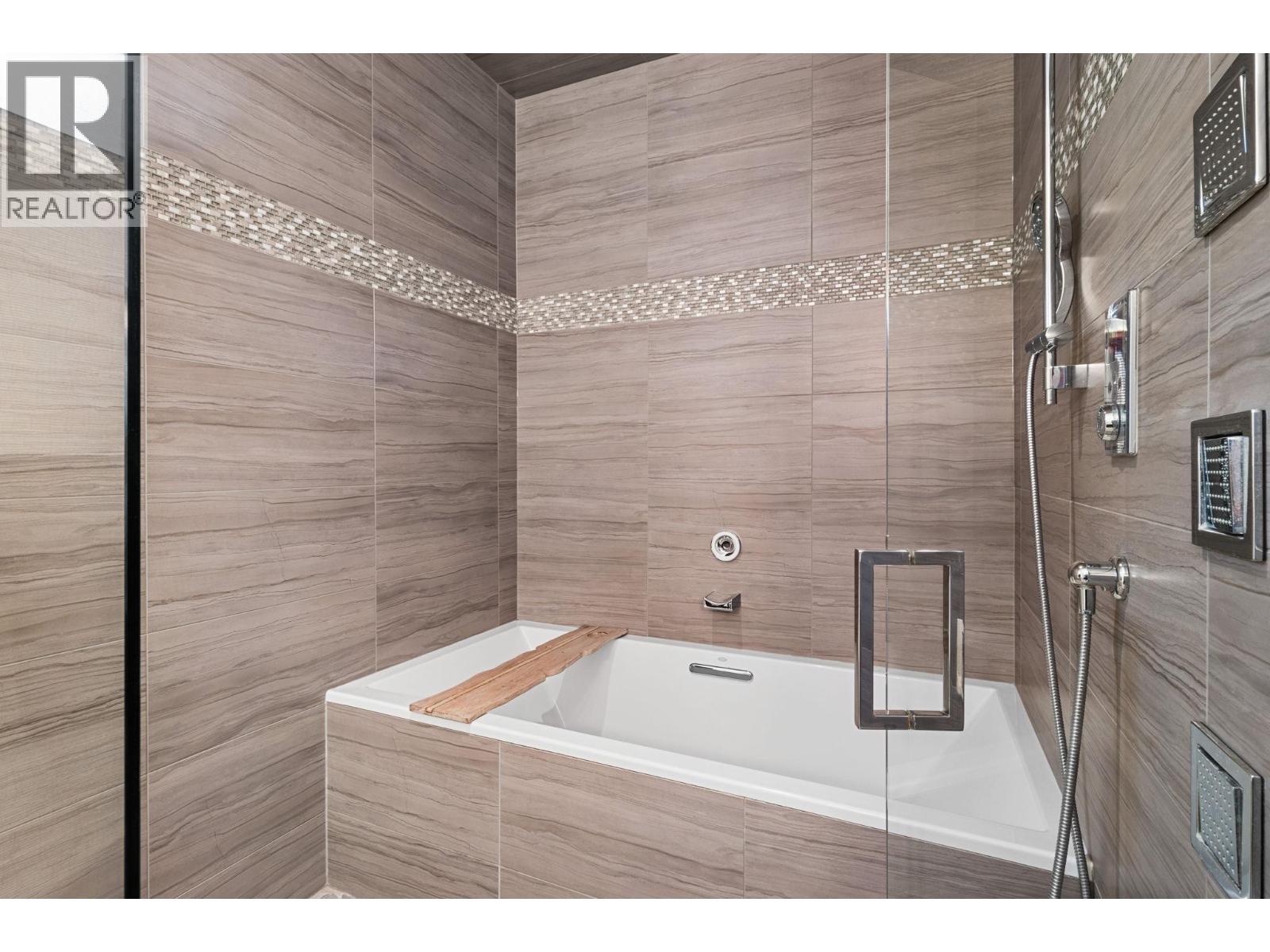 3756 Lakeshore Road Unit# 5