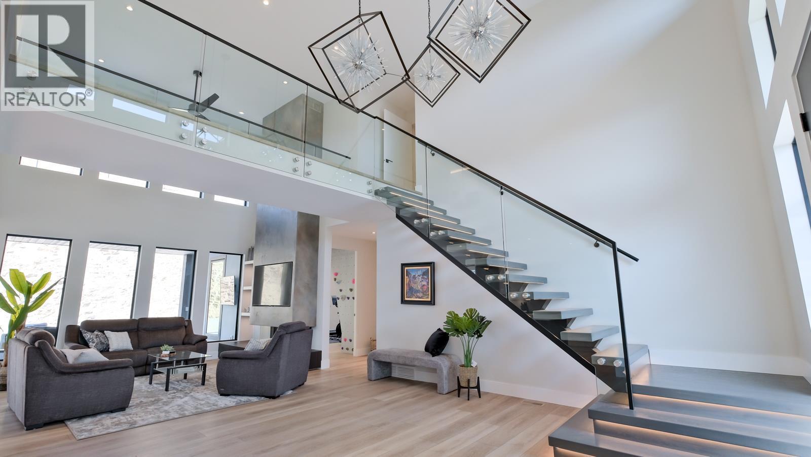 740 Pinehaven Court