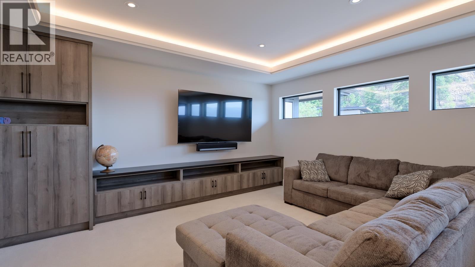 740 Pinehaven Court