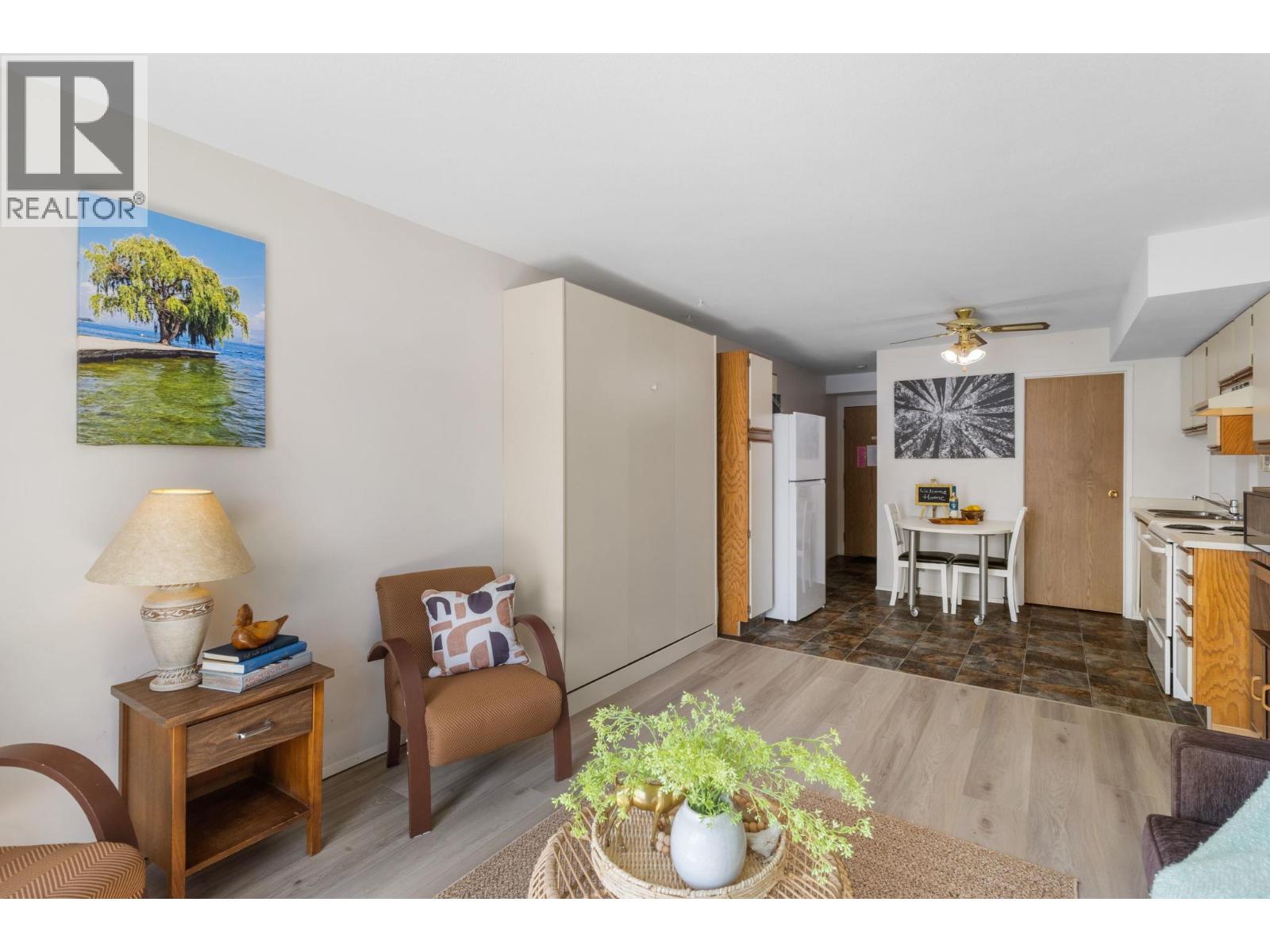 3050 Seclusion Bay Road Unit# 100
