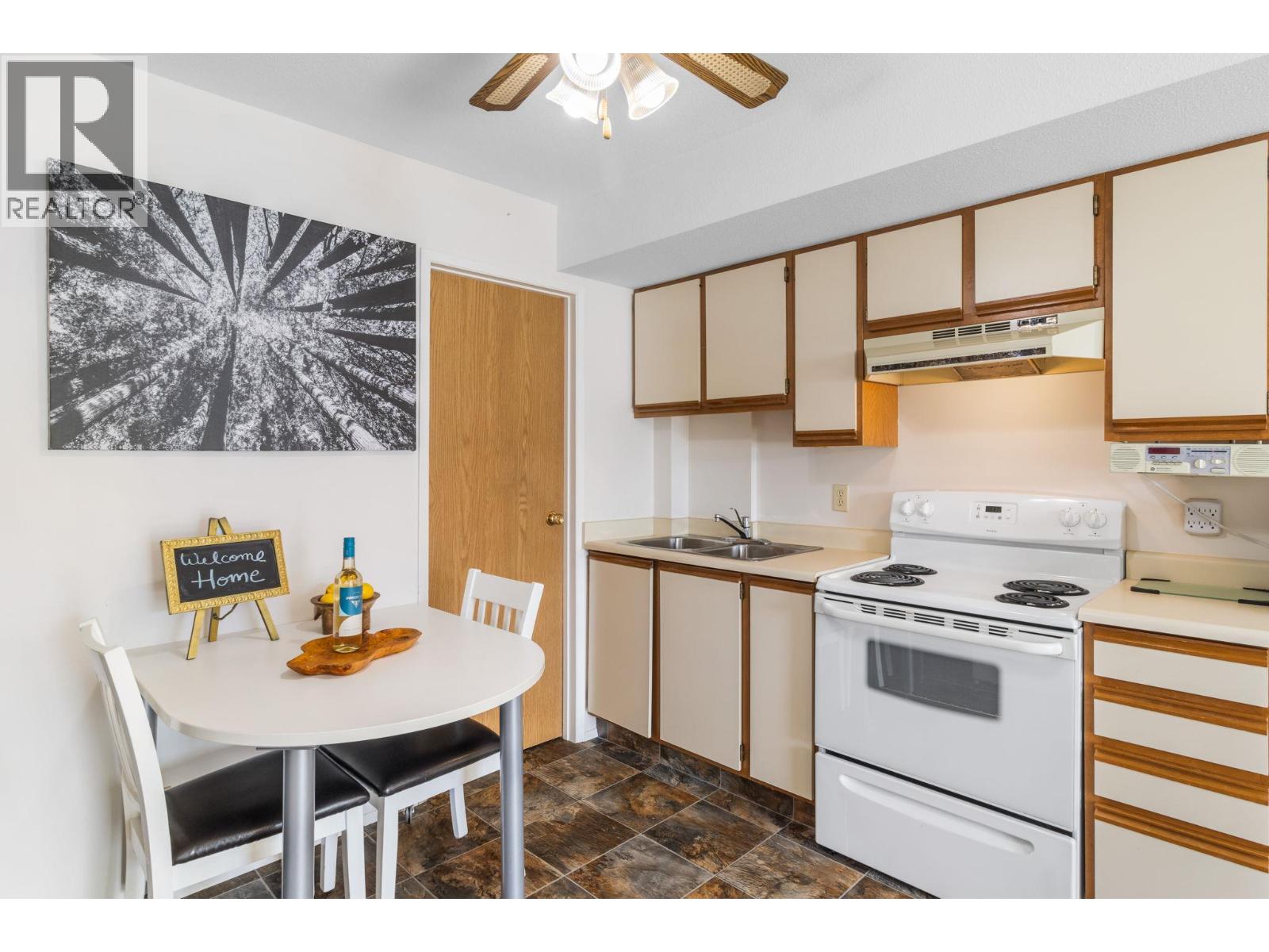 3050 Seclusion Bay Road Unit# 100