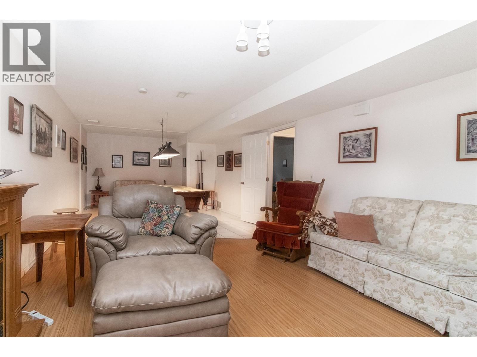 1874 Parkview Crescent Unit# 38