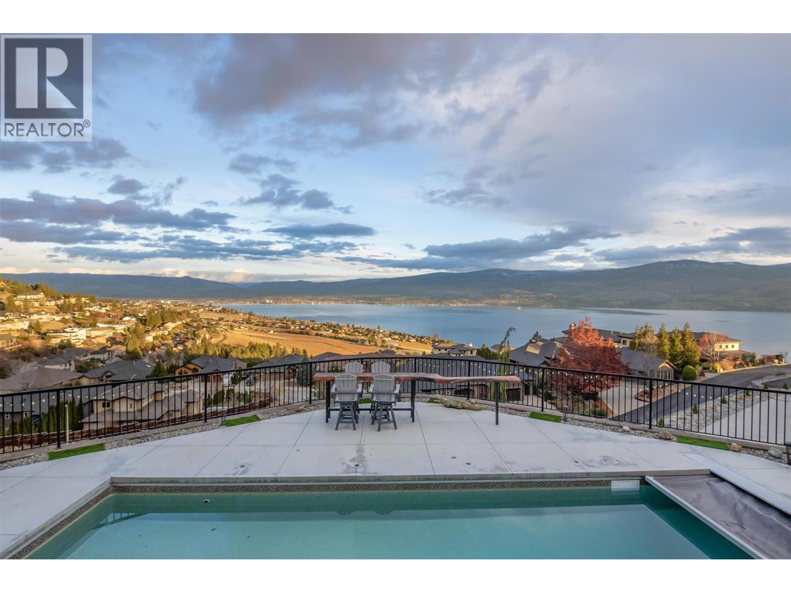 3279 Vineyard View Drive