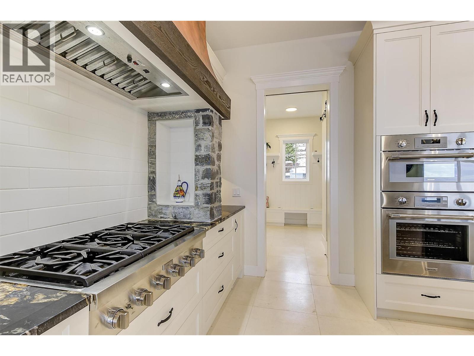 3279 Vineyard View Drive