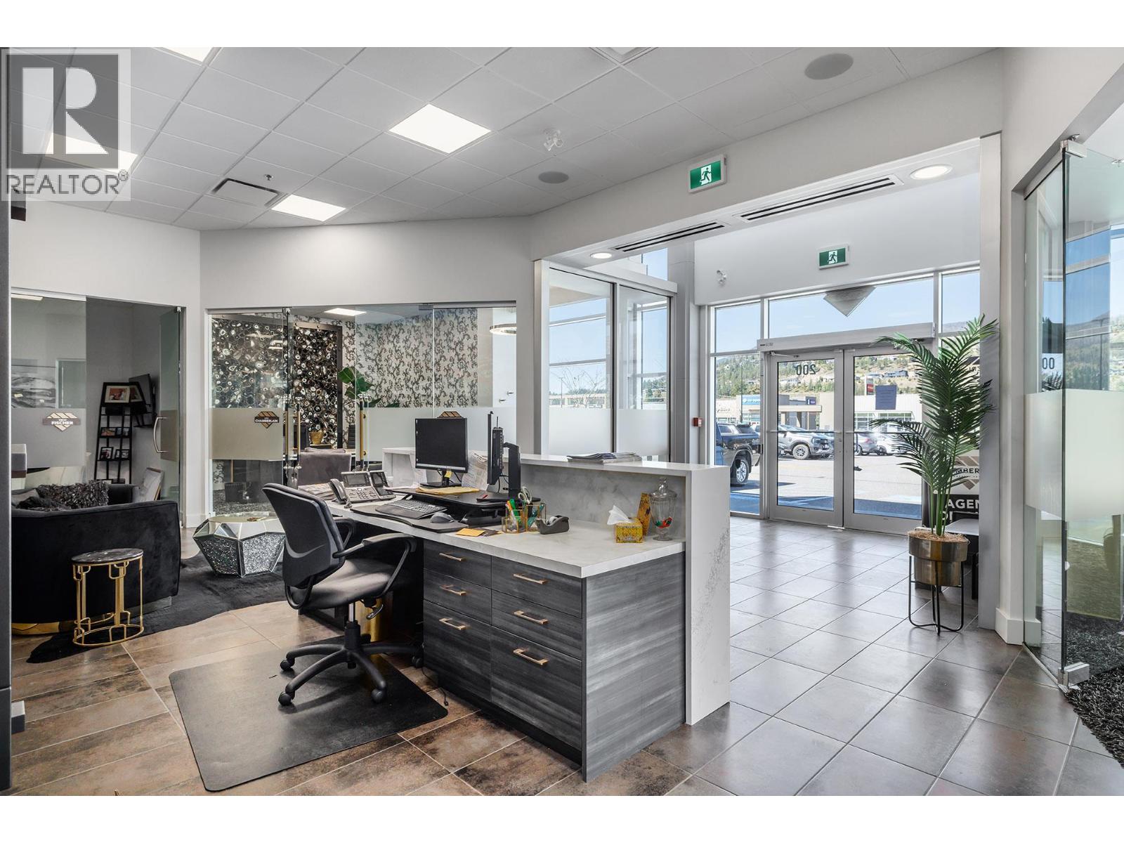 525 97 S Highway Unit# 200