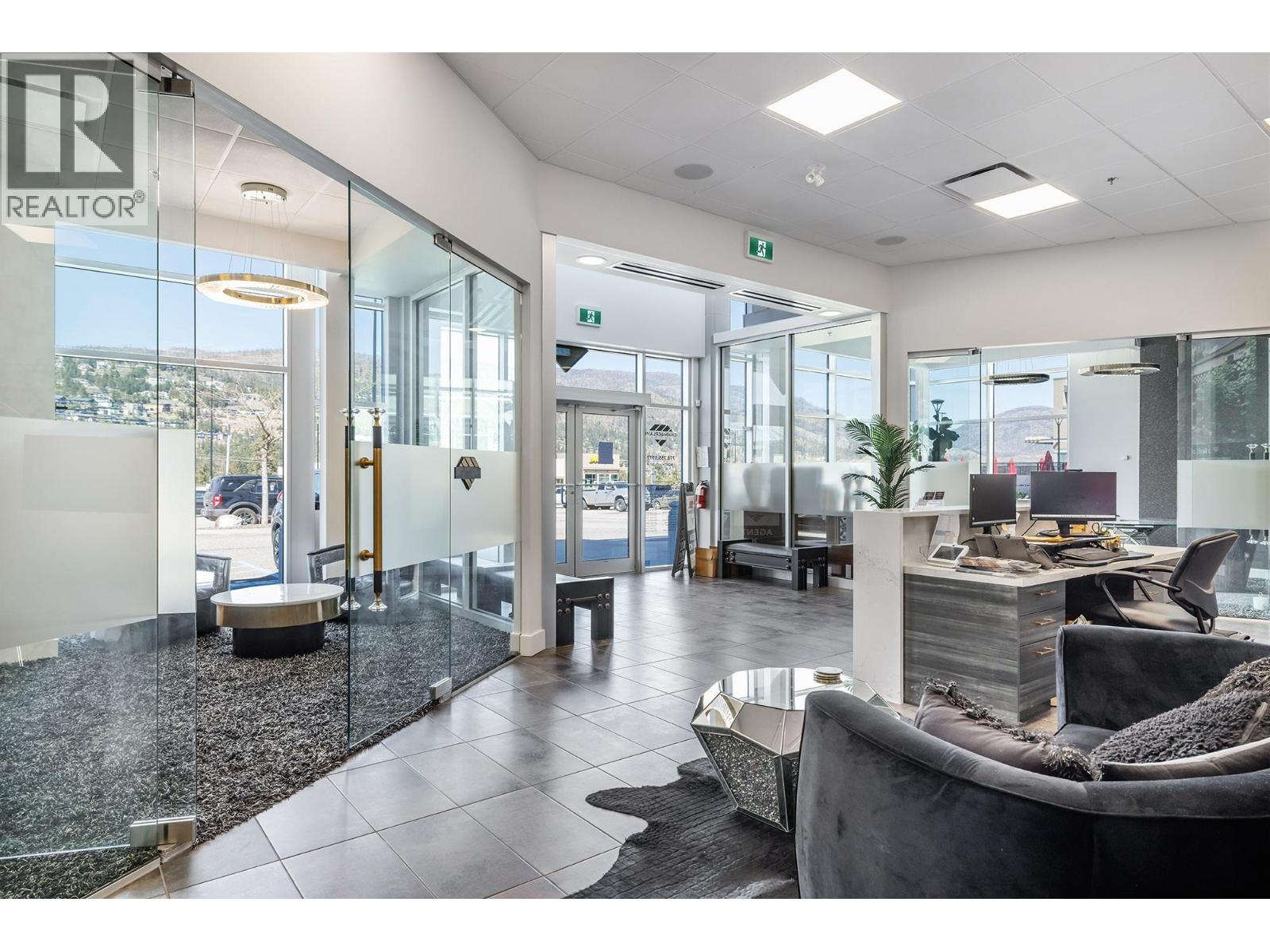 525 97 S Highway Unit# 200