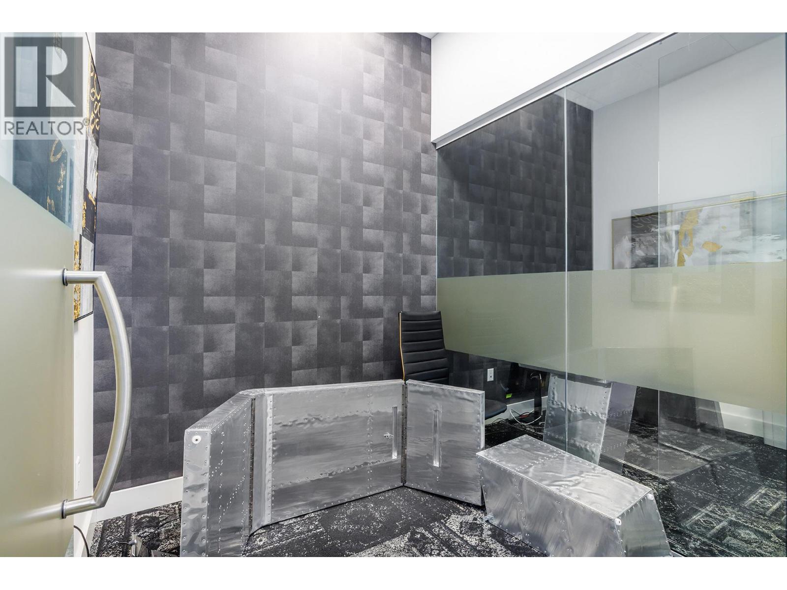 525 97 S Highway Unit# 200