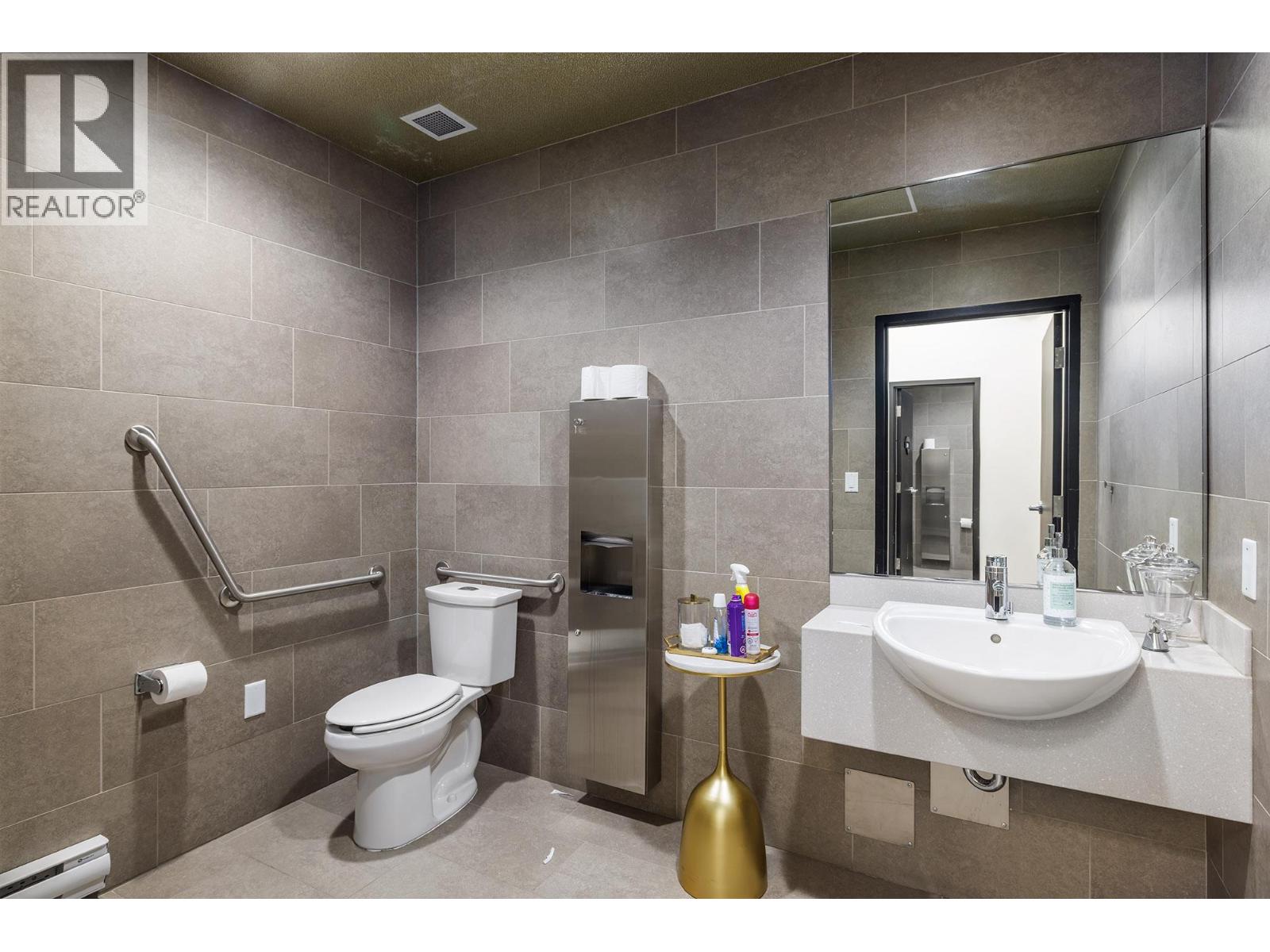 525 97 S Highway Unit# 200