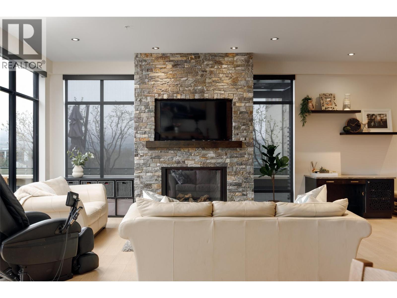 550 West Avenue Unit# 501