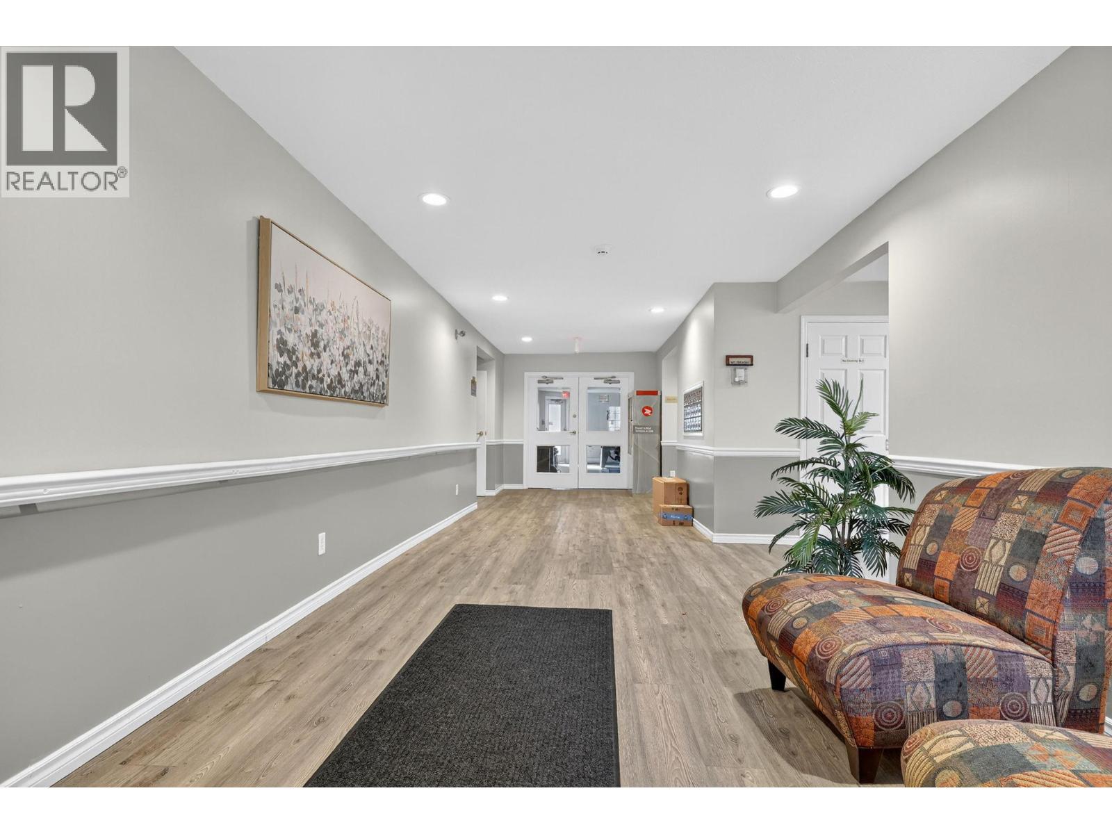 575 Sutherland Avenue Unit# 207
