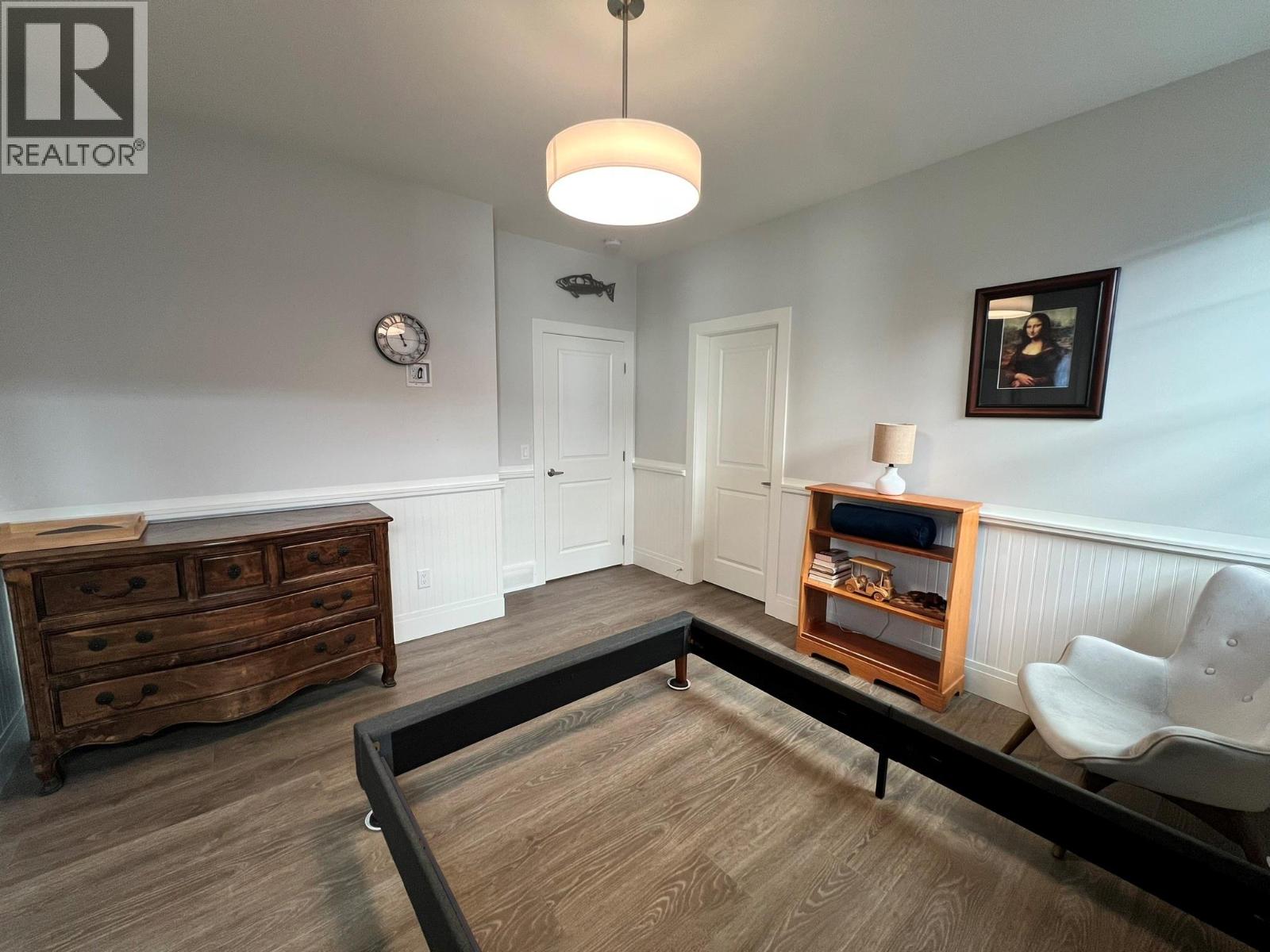 3369 Hawks Crescent