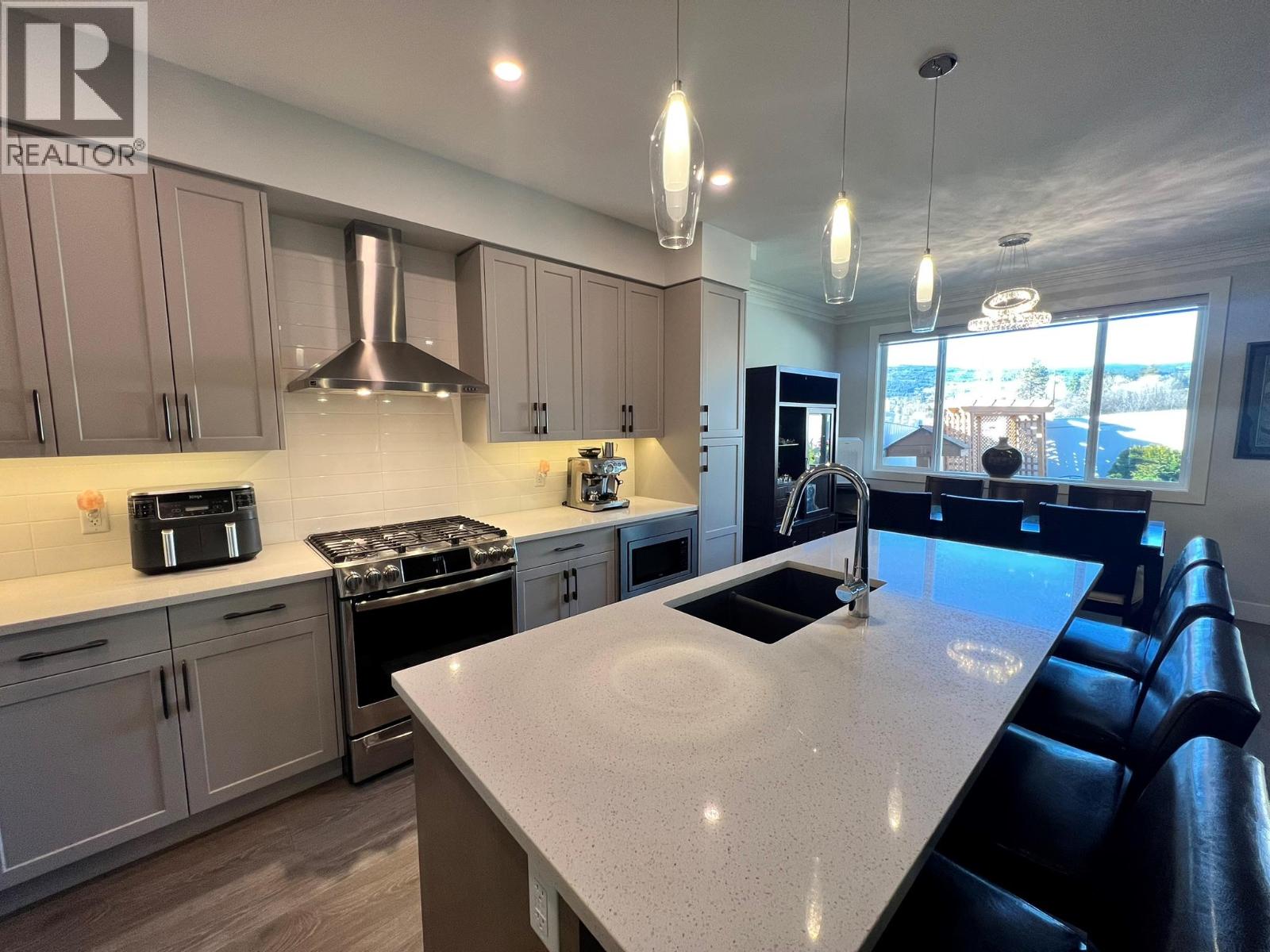 3369 Hawks Crescent