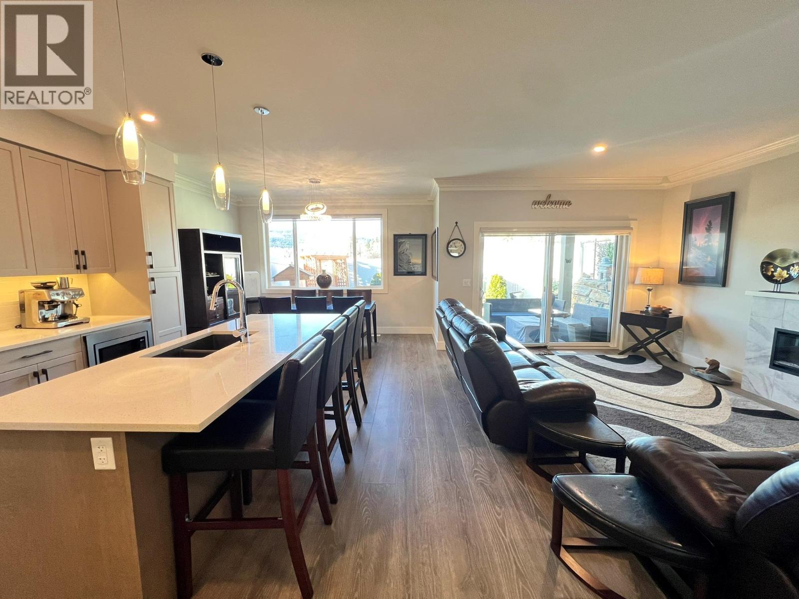 3369 Hawks Crescent