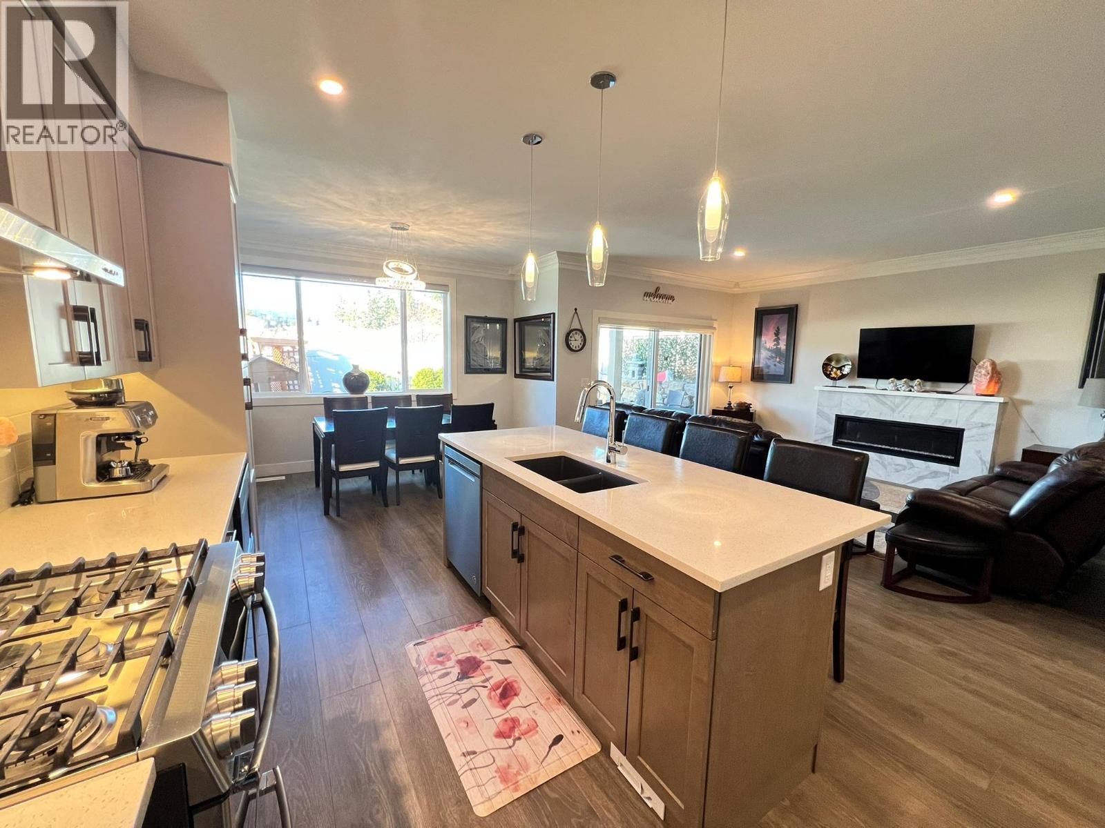 3369 Hawks Crescent
