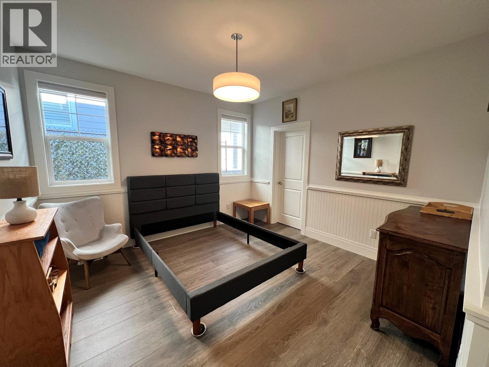 3369 Hawks Crescent
