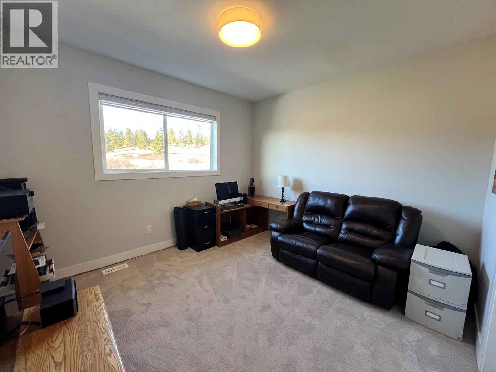 3369 Hawks Crescent