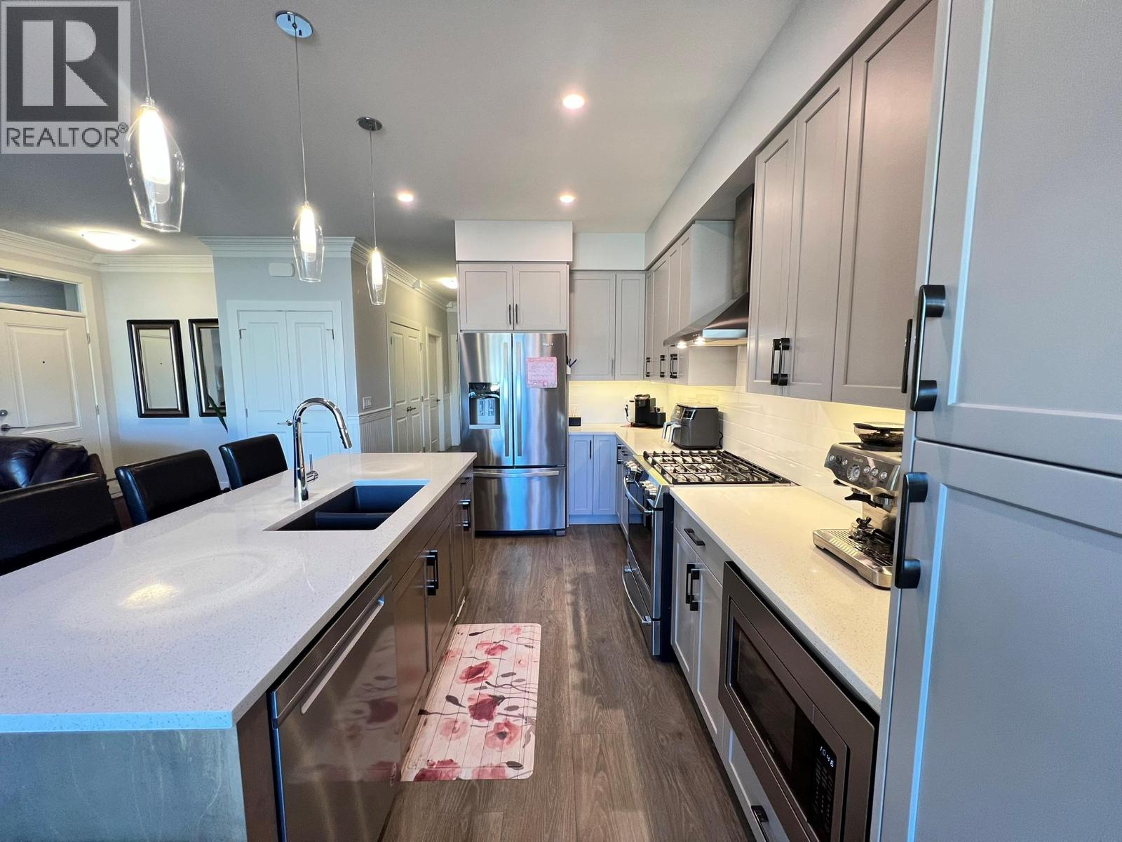 3369 Hawks Crescent