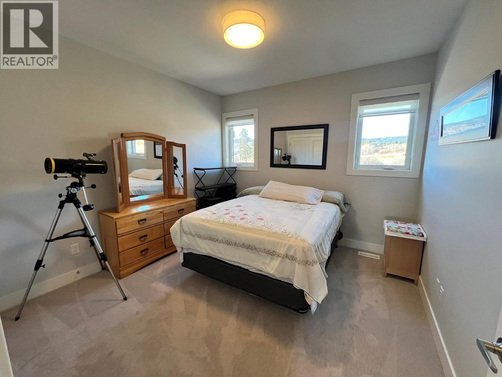 3369 Hawks Crescent