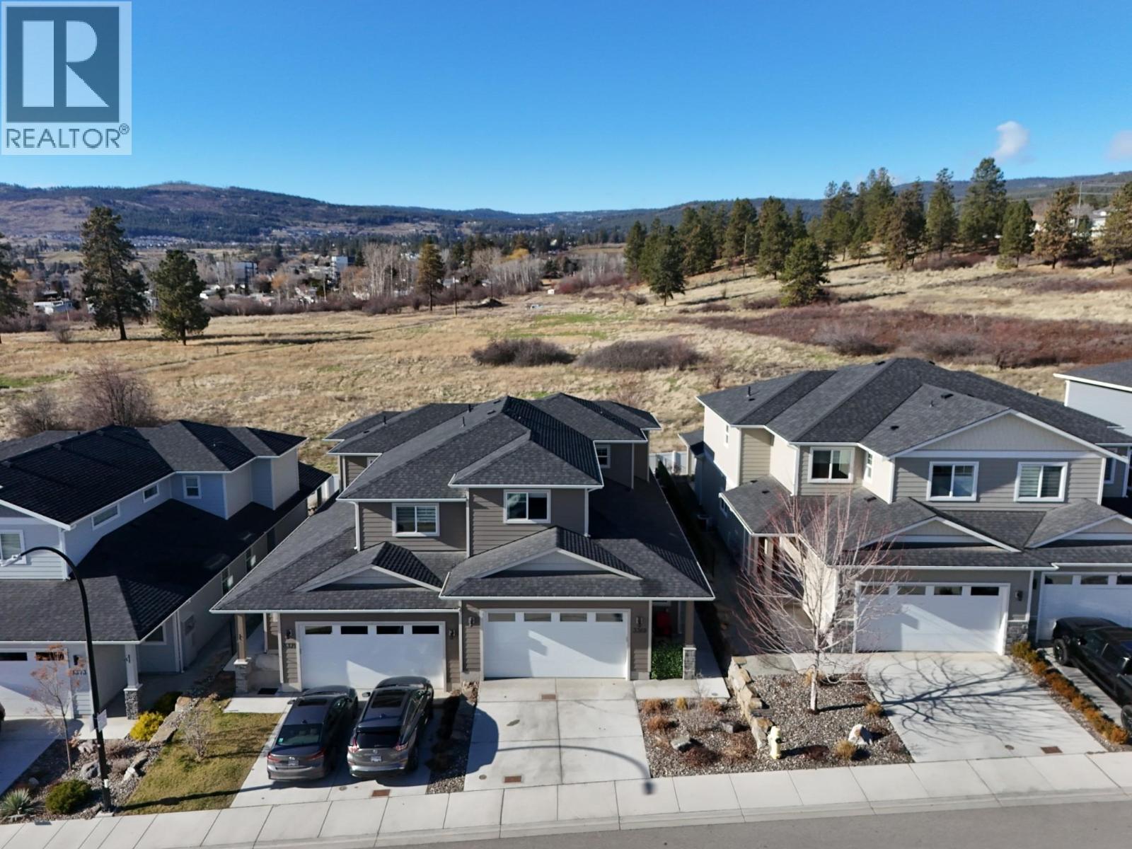 3369 Hawks Crescent