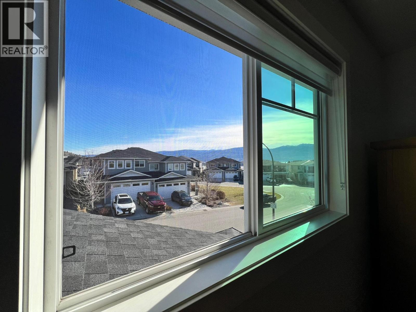 3369 Hawks Crescent