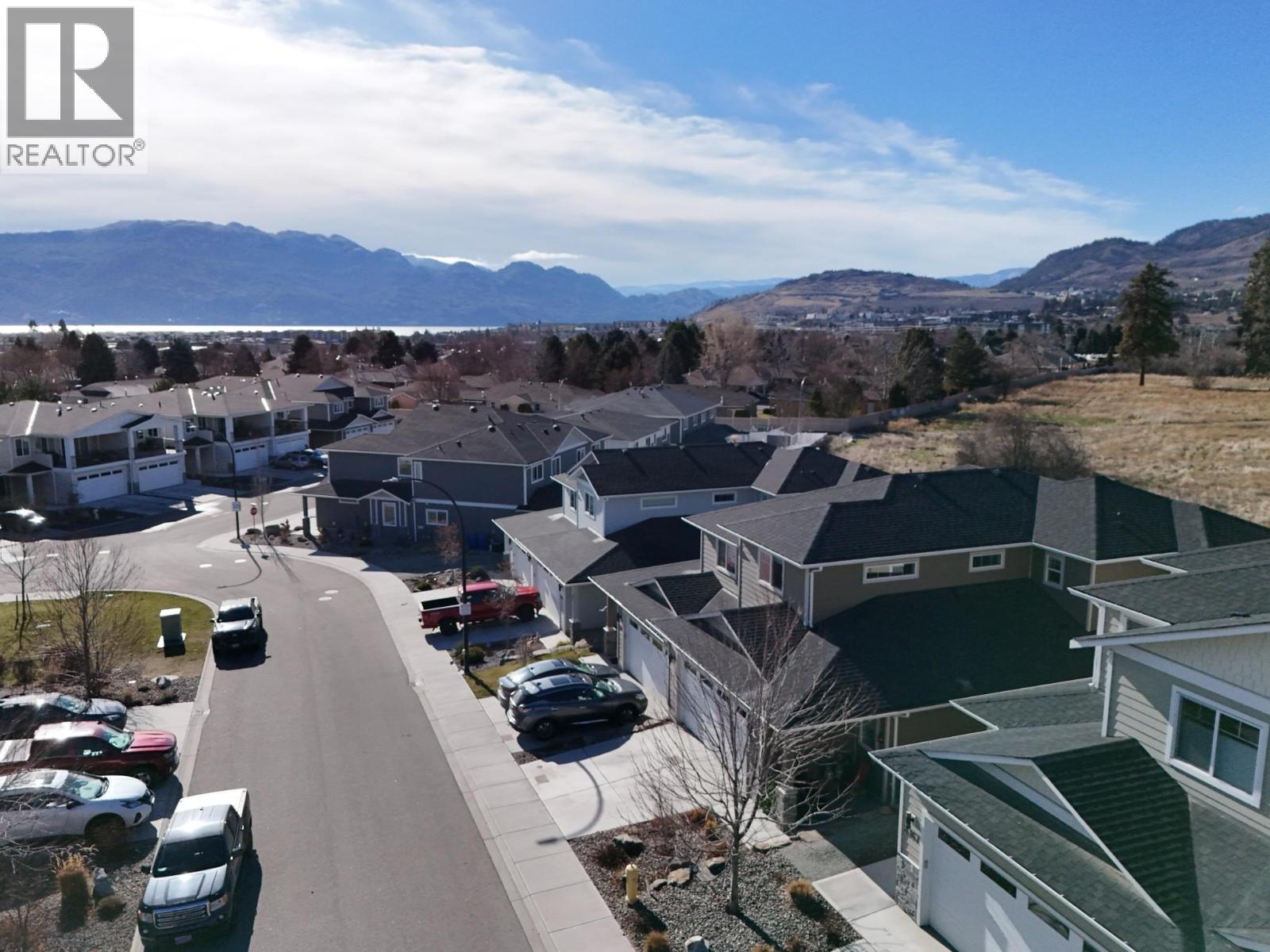 3369 Hawks Crescent