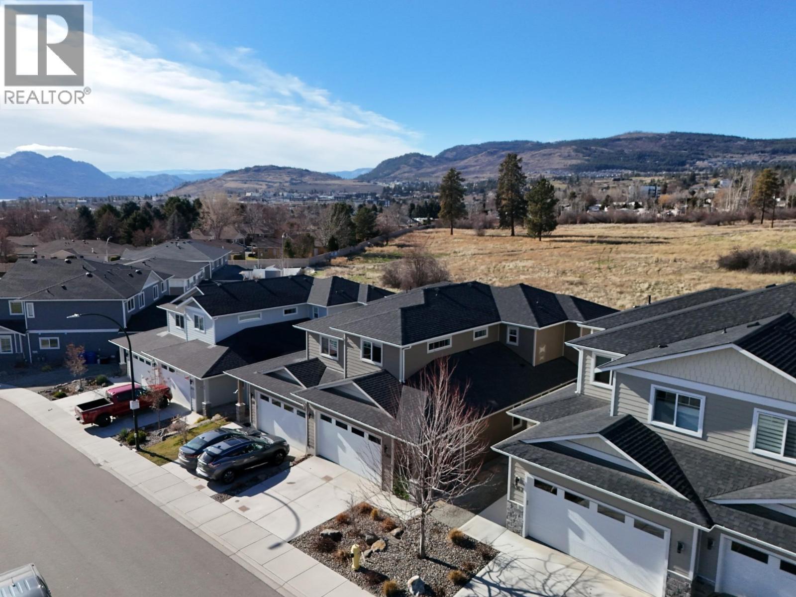 3369 Hawks Crescent