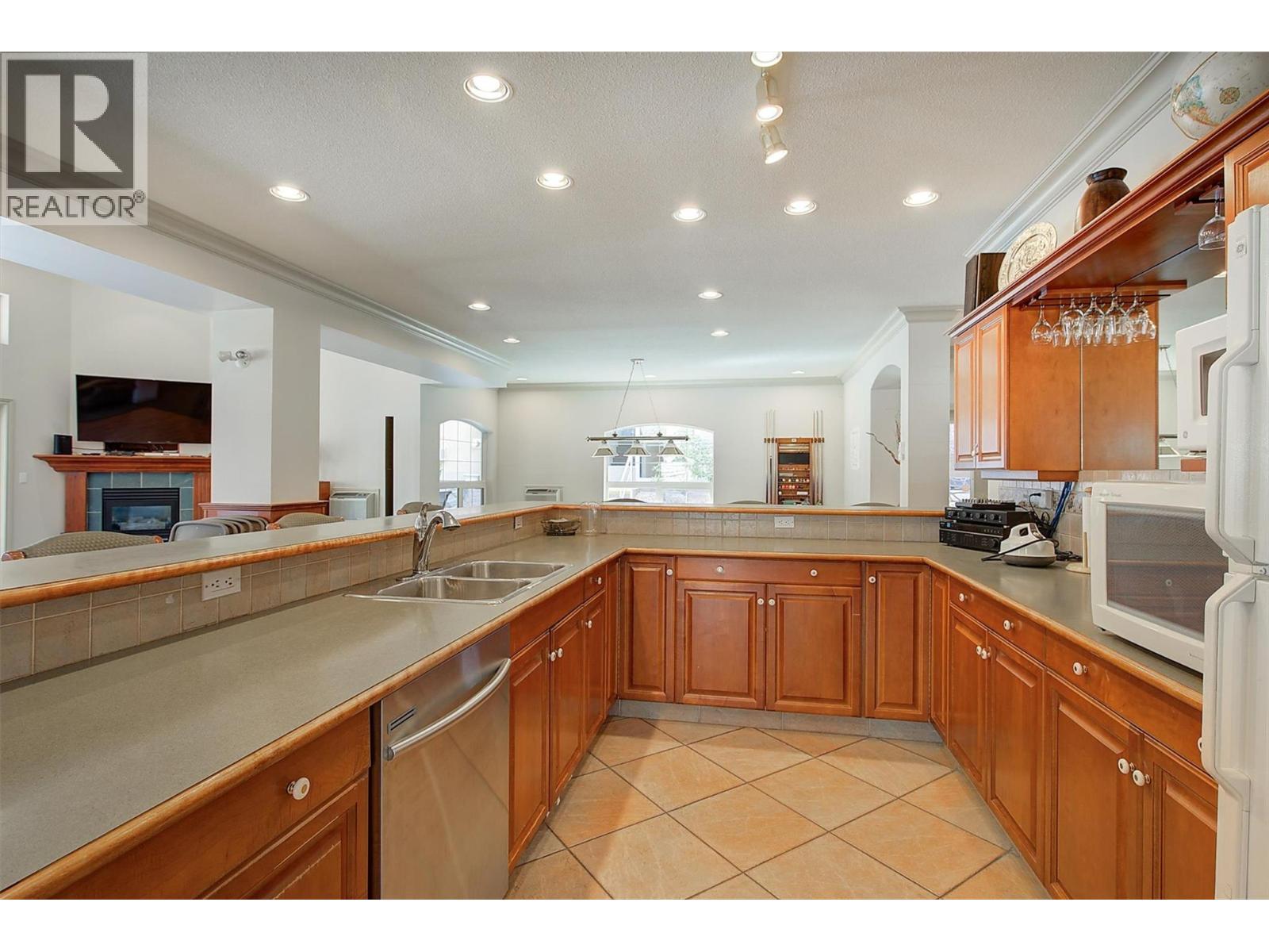 3890 Brown Road Unit# 215
