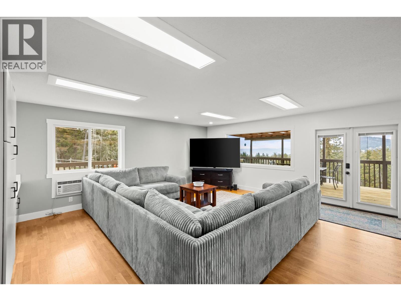 1618 Huckleberry Road