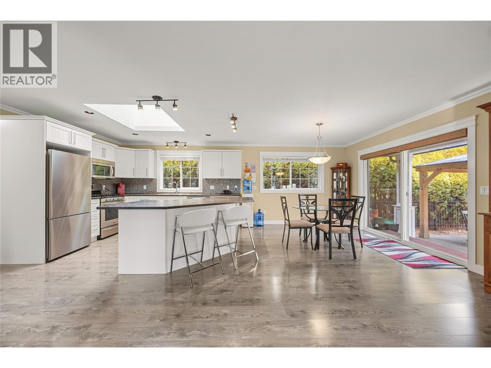 3414 Kingfisher Road