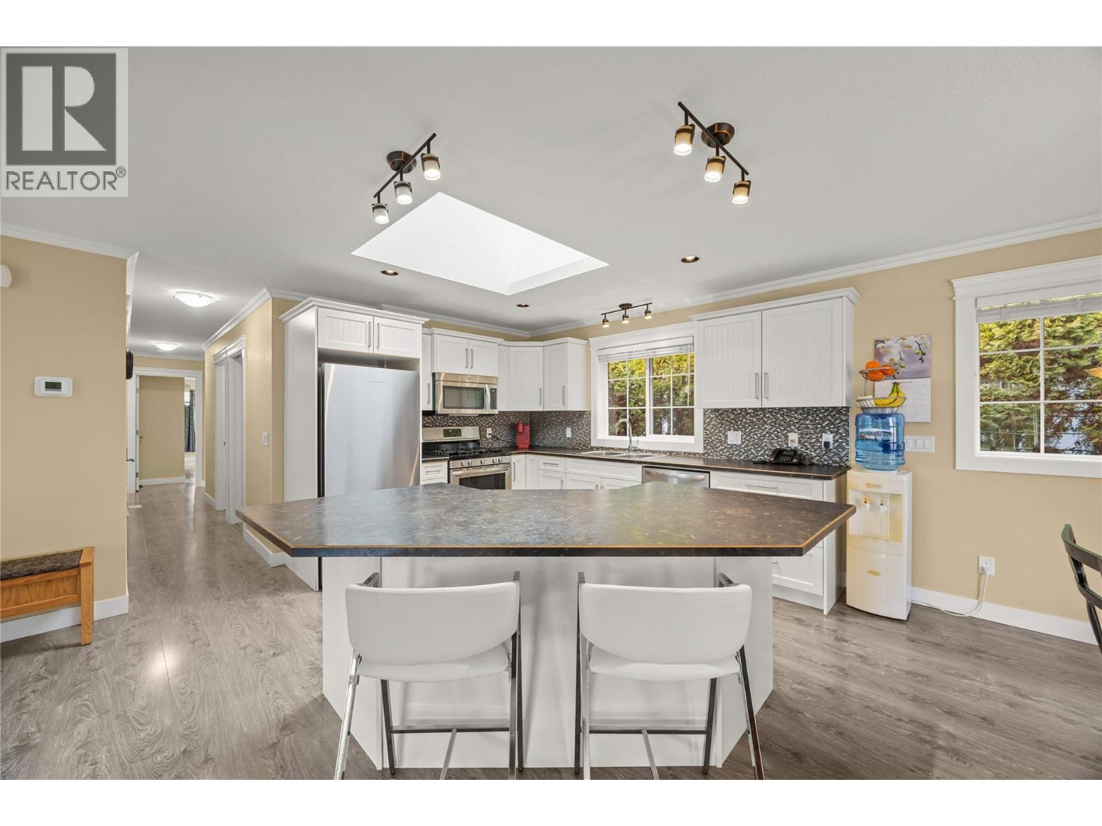3414 Kingfisher Road